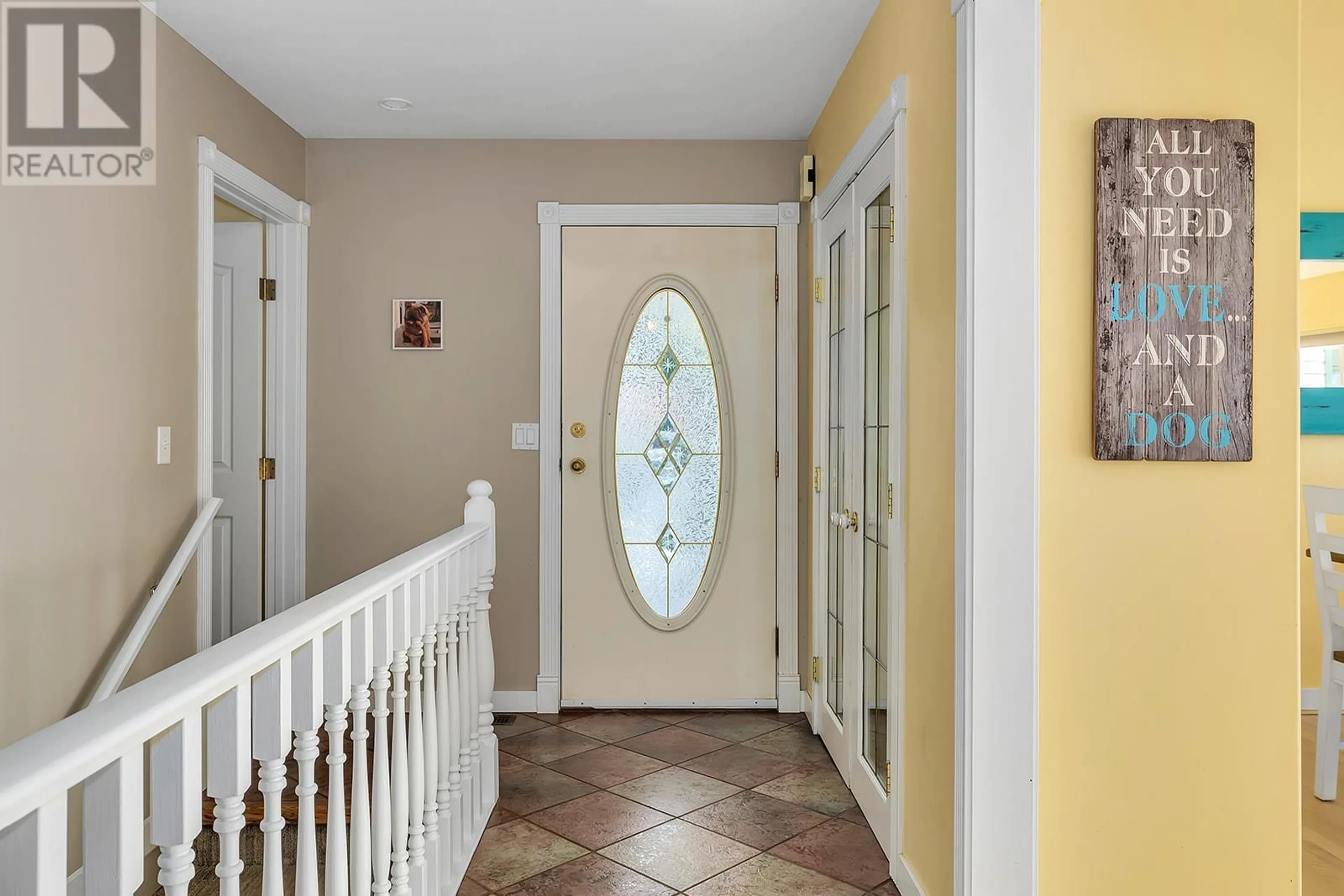 Indoor entryway, wood floors for 6212 Haker Place, Peachland British Columbia V0H1X8