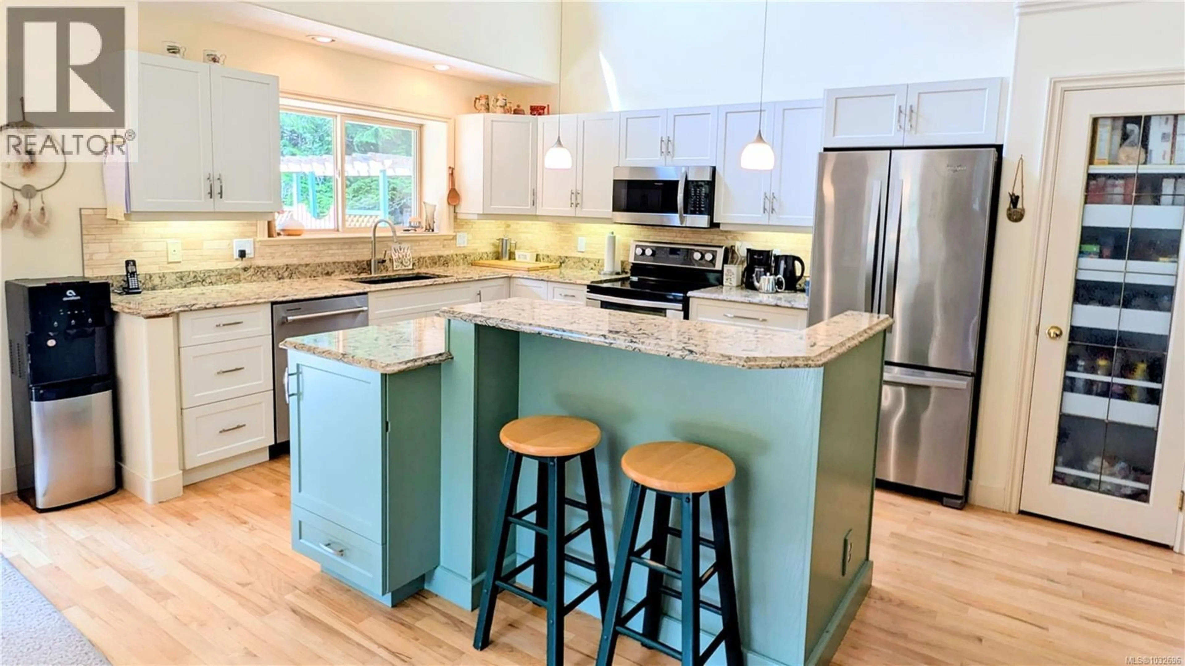 Open concept kitchen, unknown for 540 BERG ROAD, Gabriola Island British Columbia V0R1X2