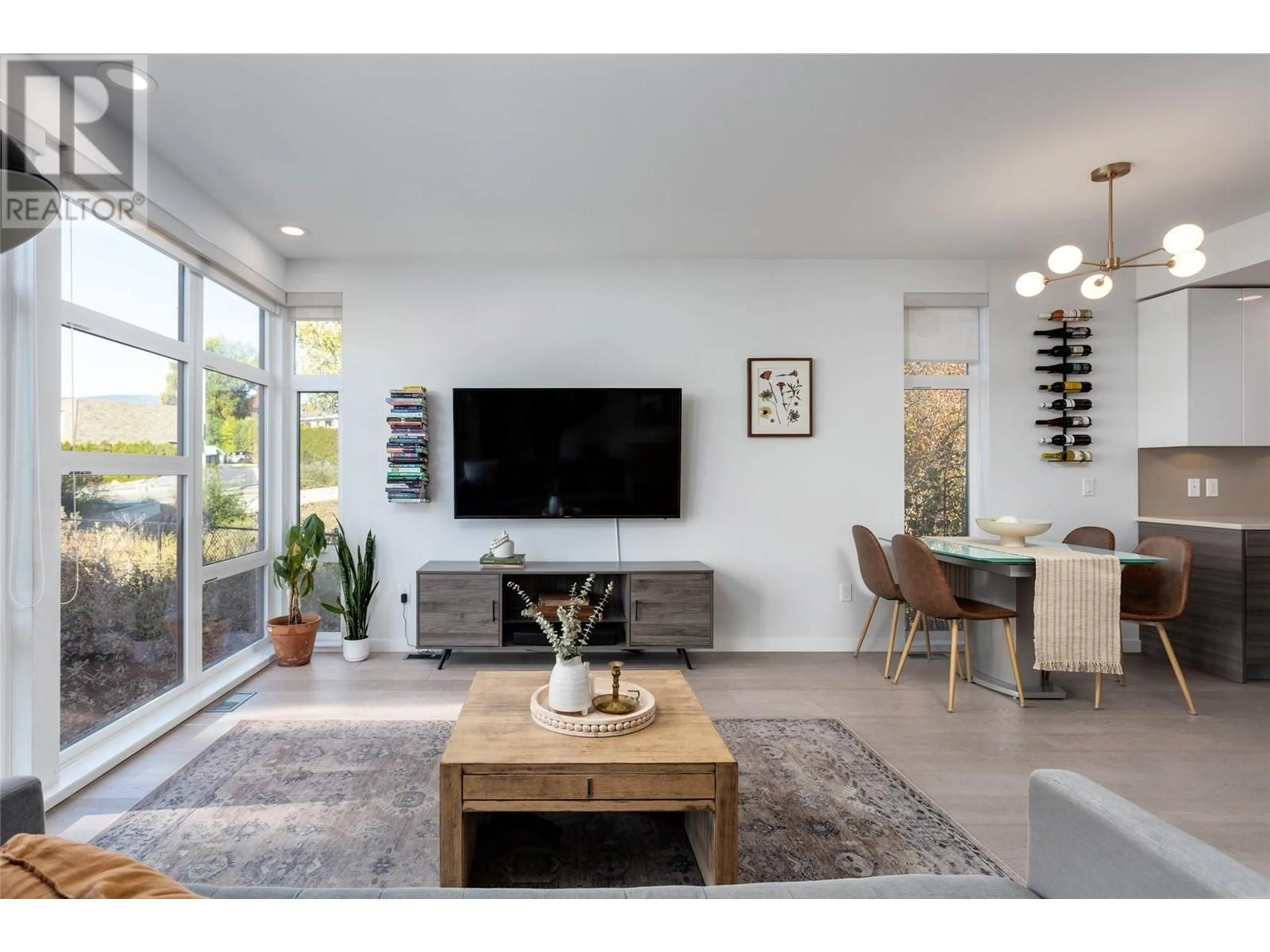 Living room, wood floors for 1515 Highland Drive N Unit# 4, Kelowna British Columbia V1Y0C9