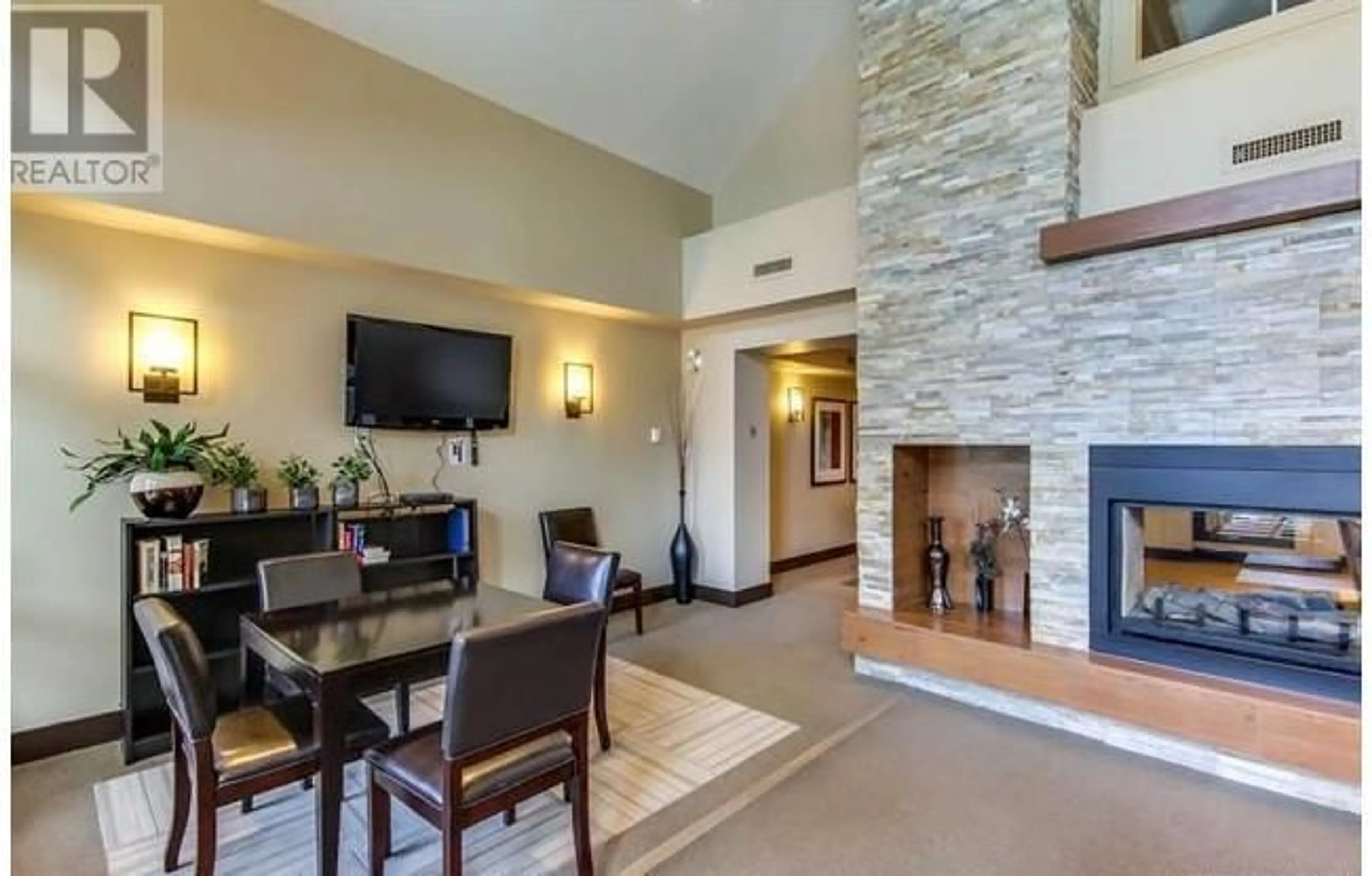 Lobby for 140 - 1099 SUNSET DRIVE, Kelowna British Columbia V1Y9Z2