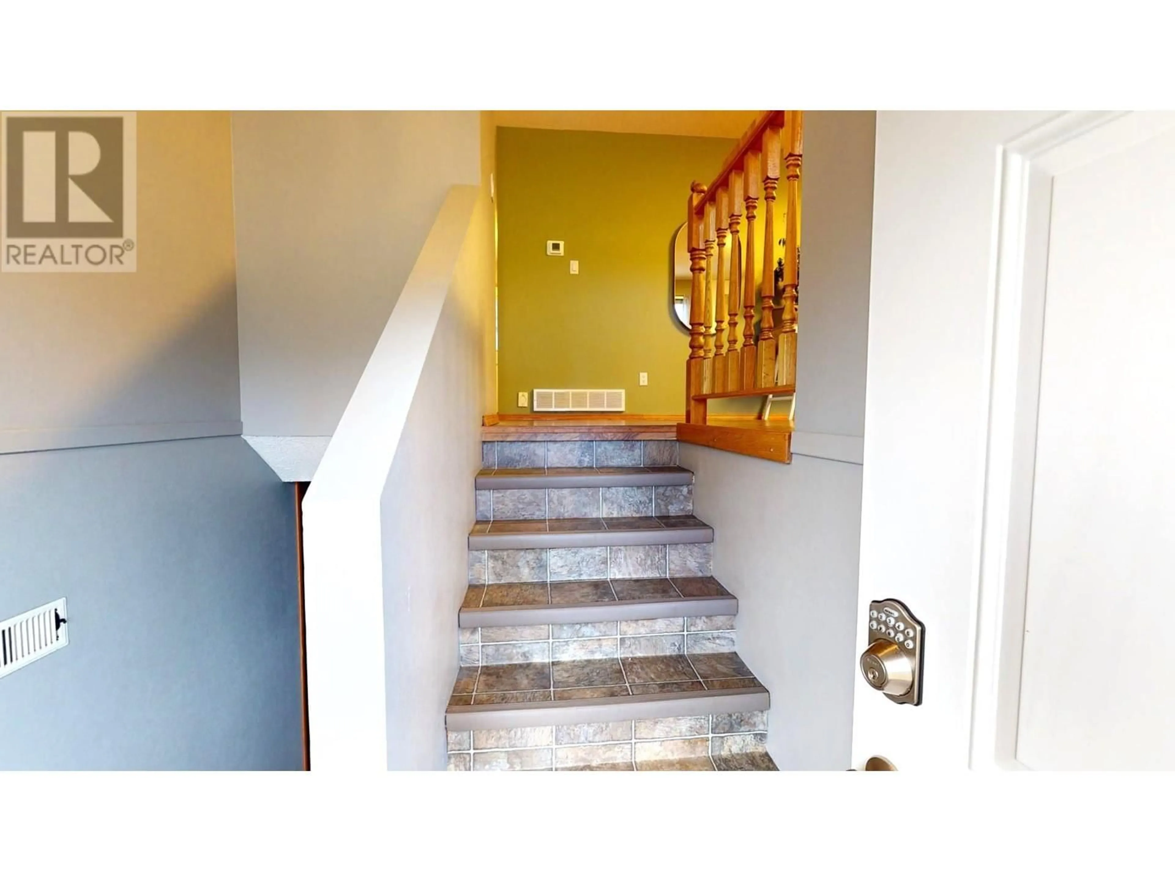 Indoor foyer, cement floor for 1307 ALPINE Drive, Elkford British Columbia V0B1H0