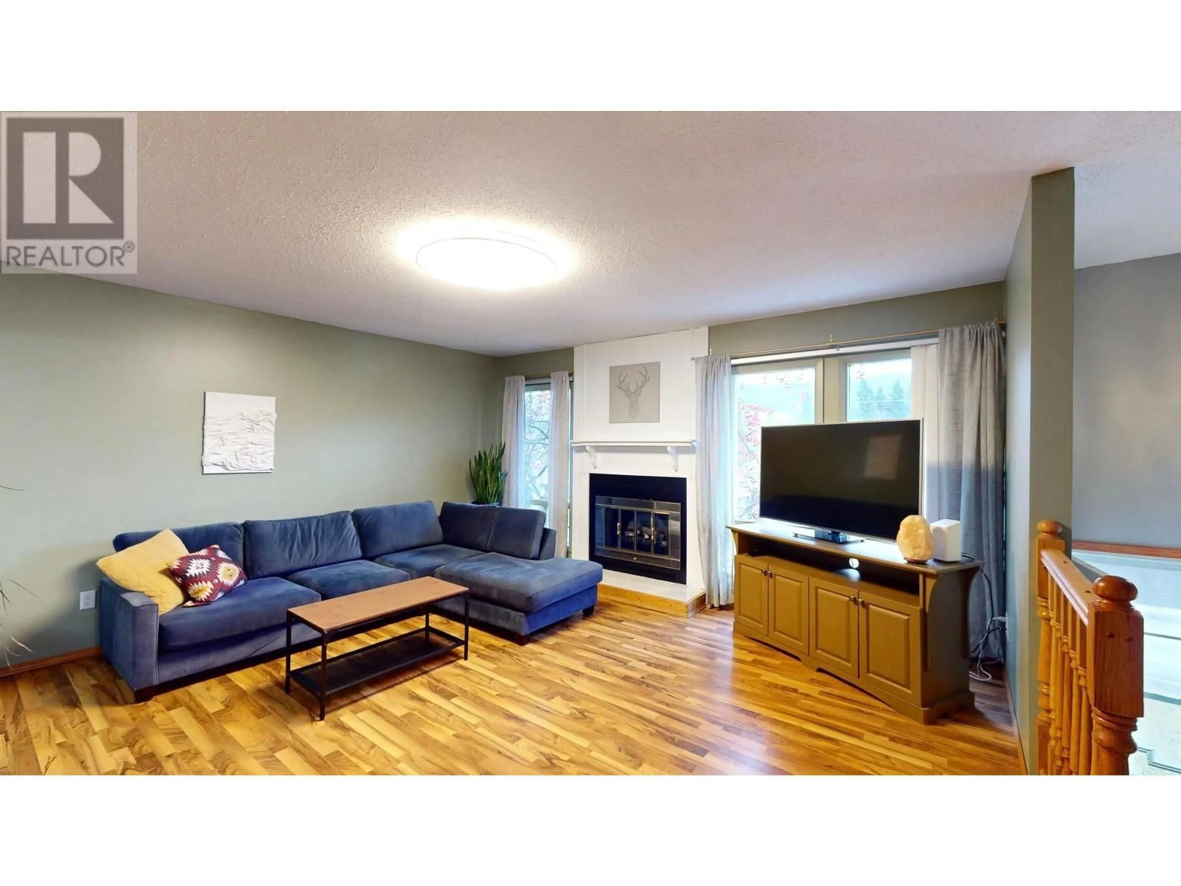 Living room, wood floors for 1307 ALPINE Drive, Elkford British Columbia V0B1H0