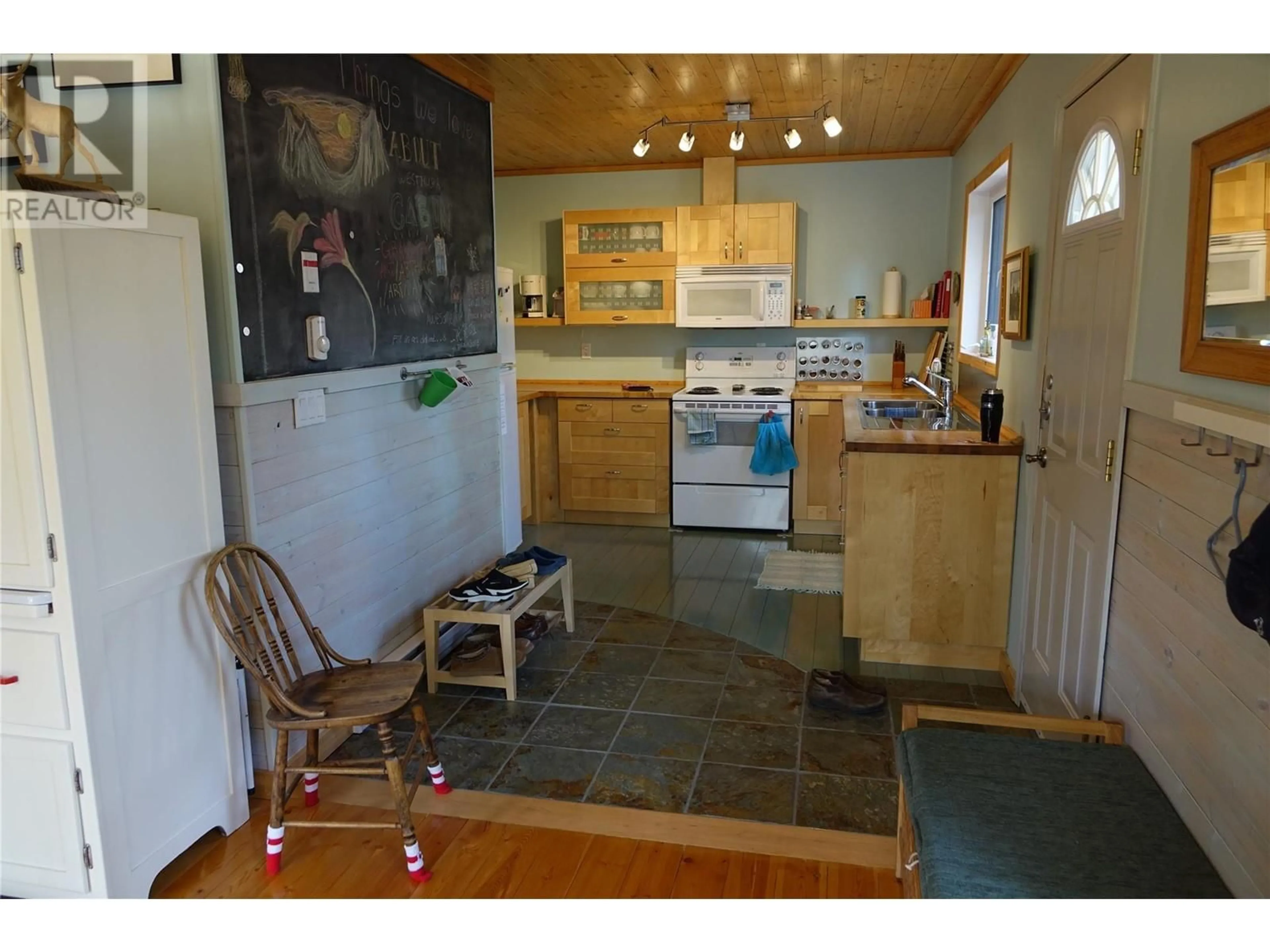 Kitchen, wood floors, cottage for 2304 Holmes-Deakin Road, Golden British Columbia V0A1H1