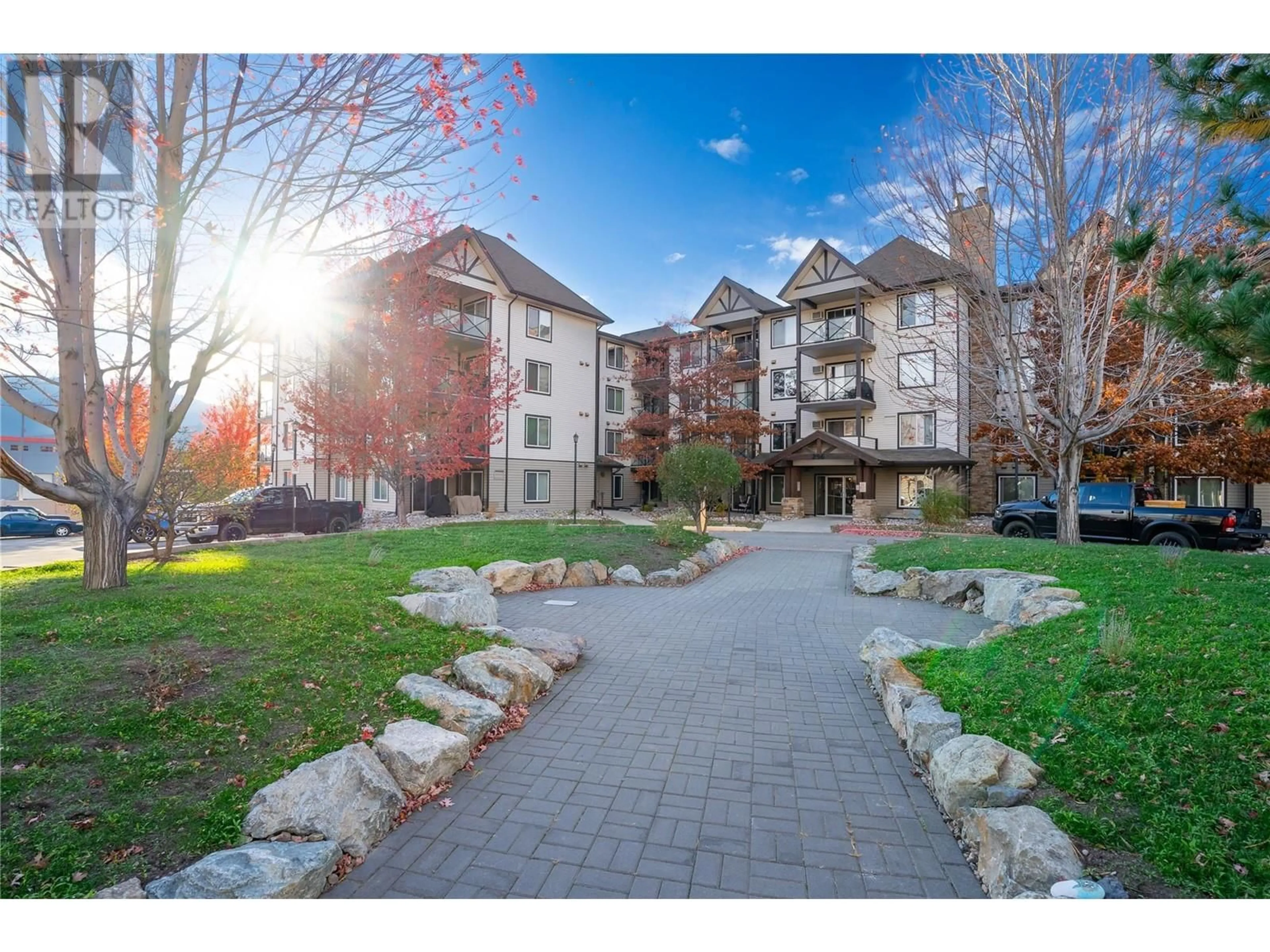 A pic from exterior of the house or condo for 256 Hastings Avenue Unit# 211, Penticton British Columbia V2A2V6