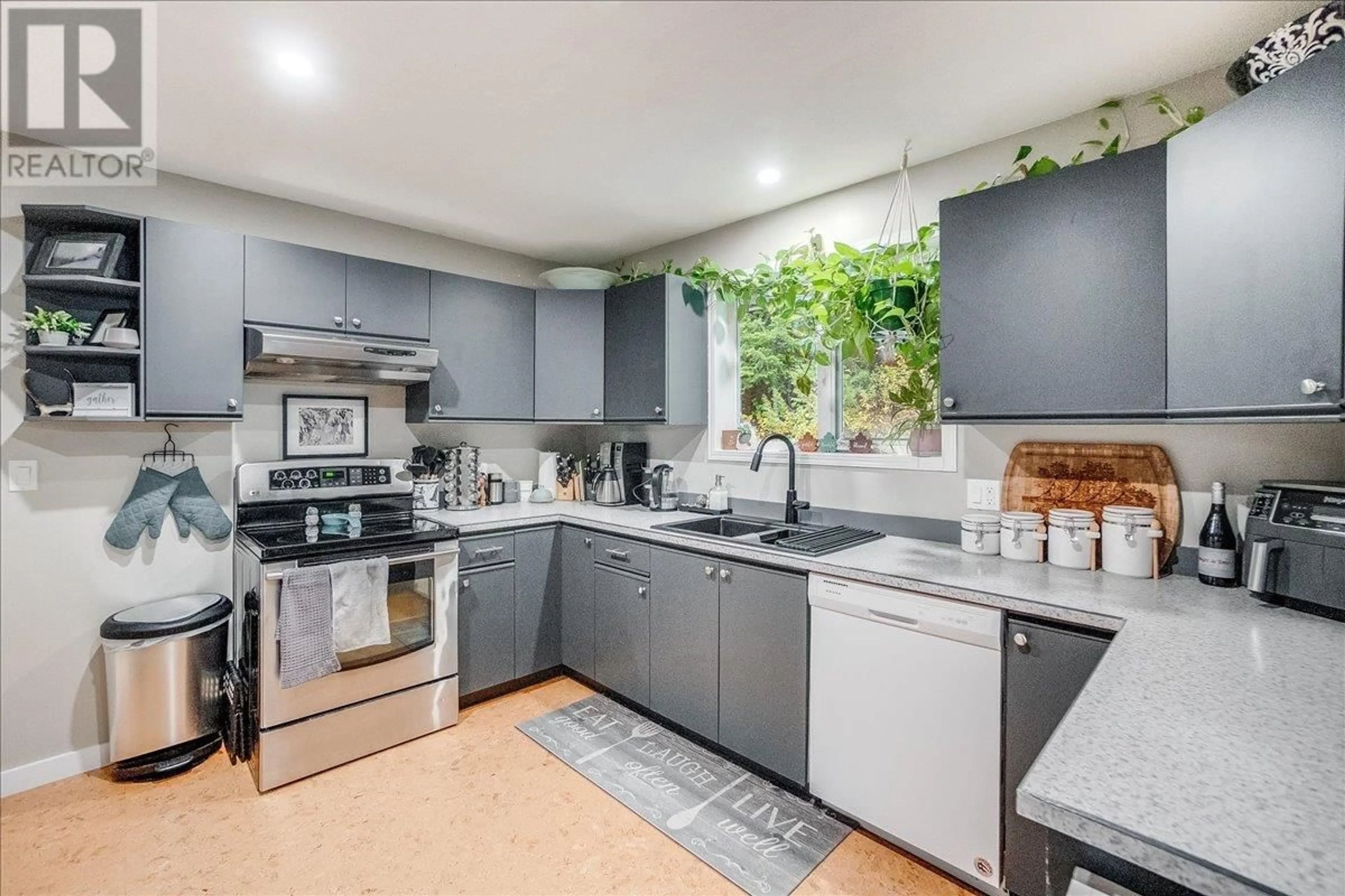 Kitchen, wood floors, cottage for 4131 SHASHEEN ROAD Road, Nelson British Columbia V1L6X1