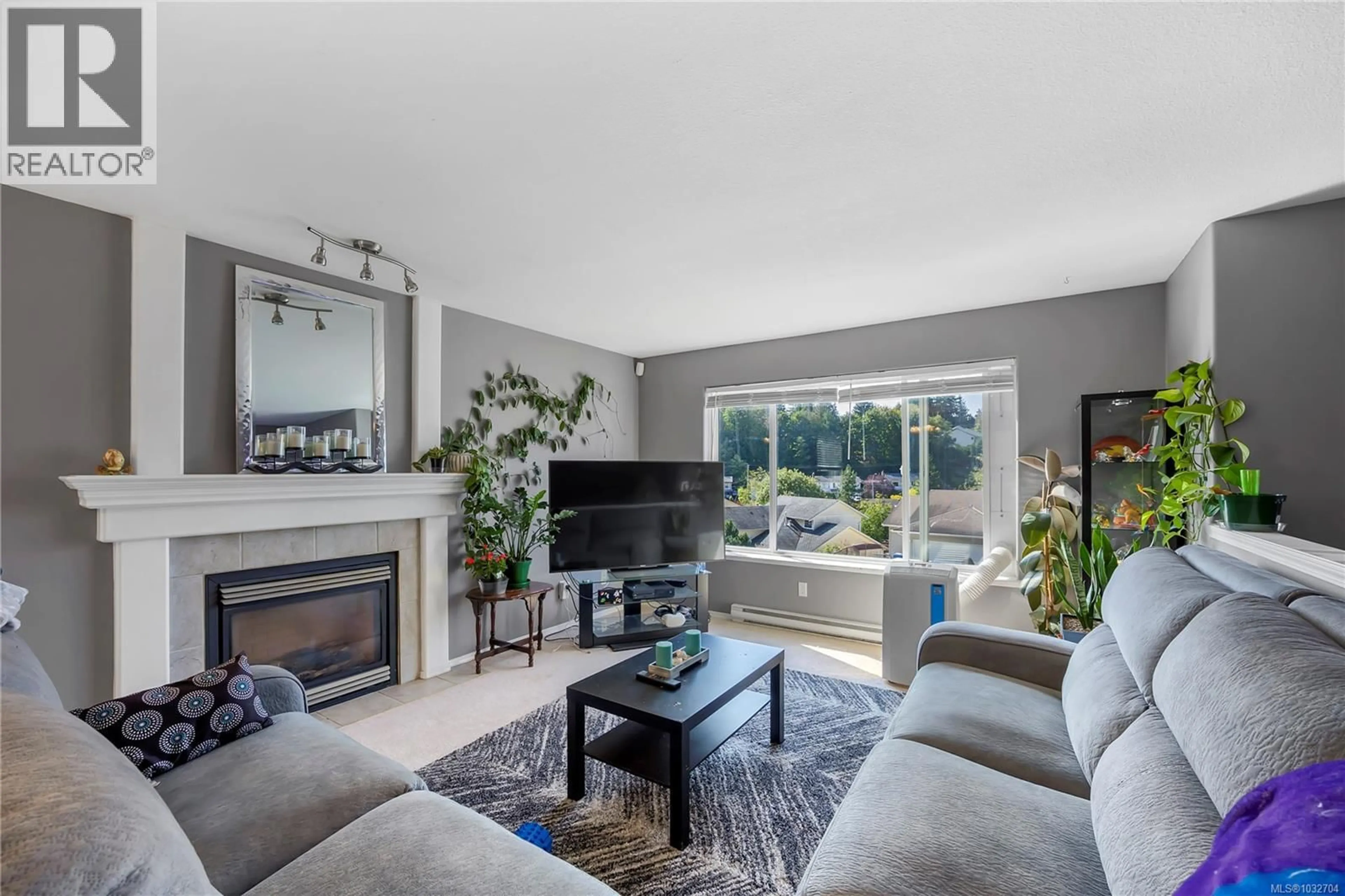 Living room with furniture, unknown for 4740 FAIRBROOK CRESCENT, Nanaimo British Columbia V9T6L7