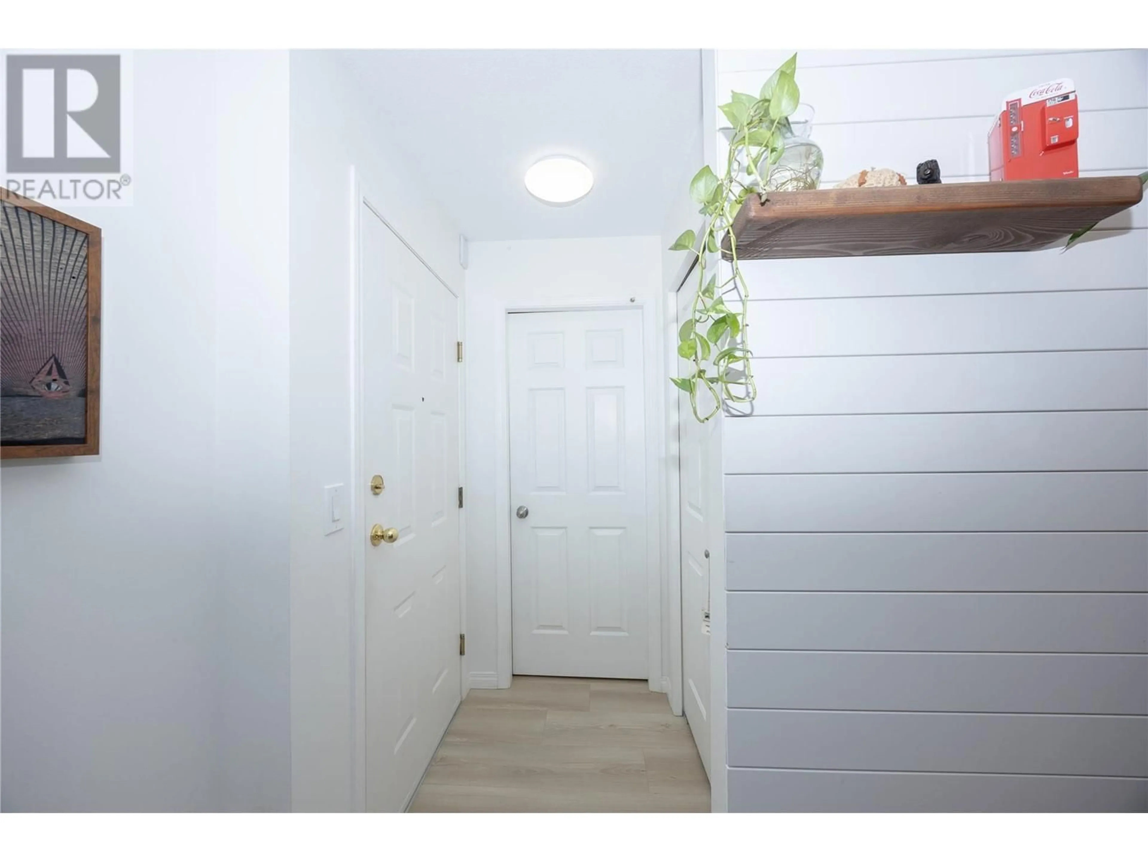 Indoor entryway, wood floors for 3155 De Montreuil Court Unit# 301, Kelowna British Columbia V1W3W1