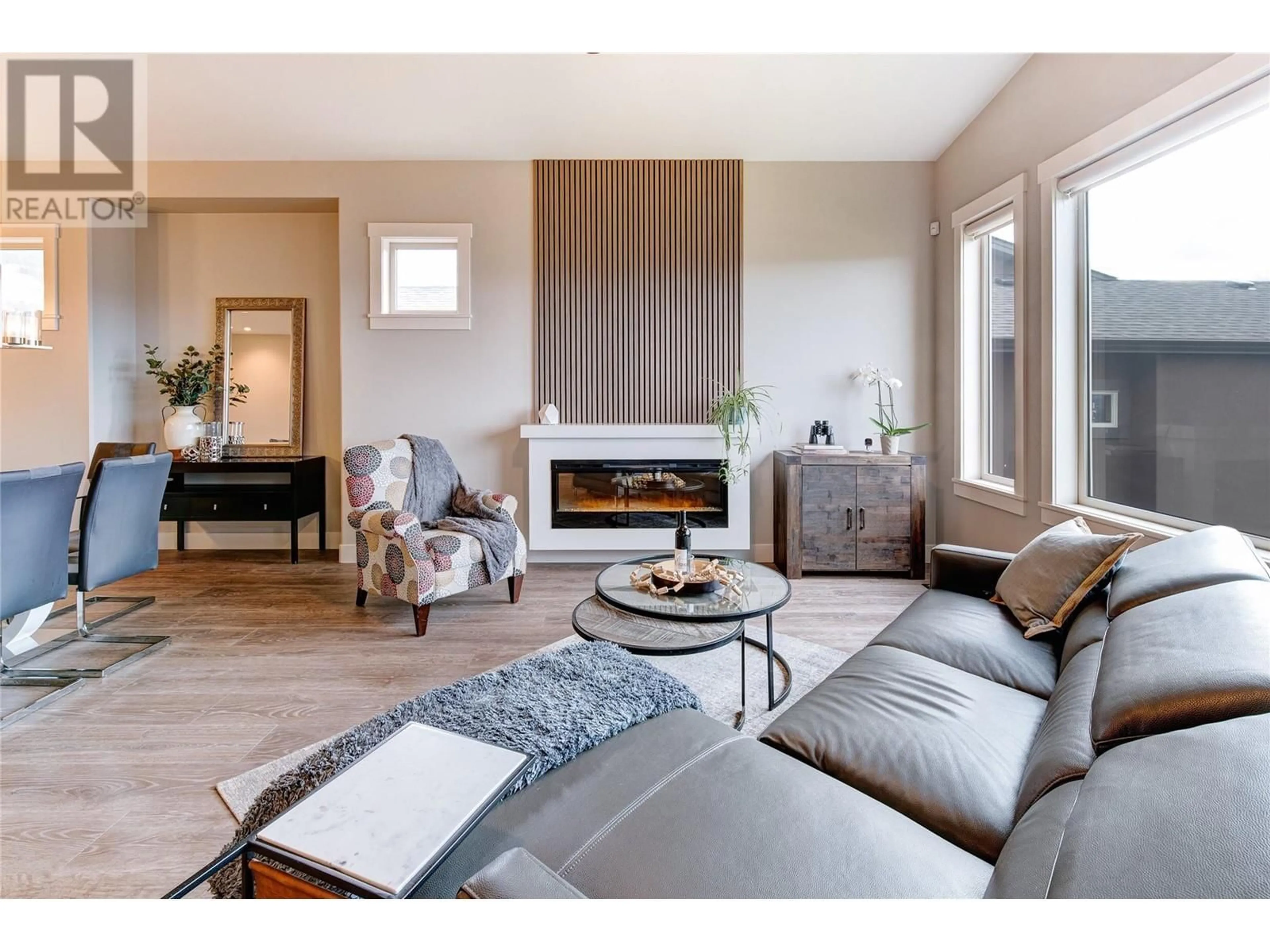 Living room, wood floors for 1836 Tower Ranch Boulevard Unit# 13, Kelowna British Columbia V1V1S8