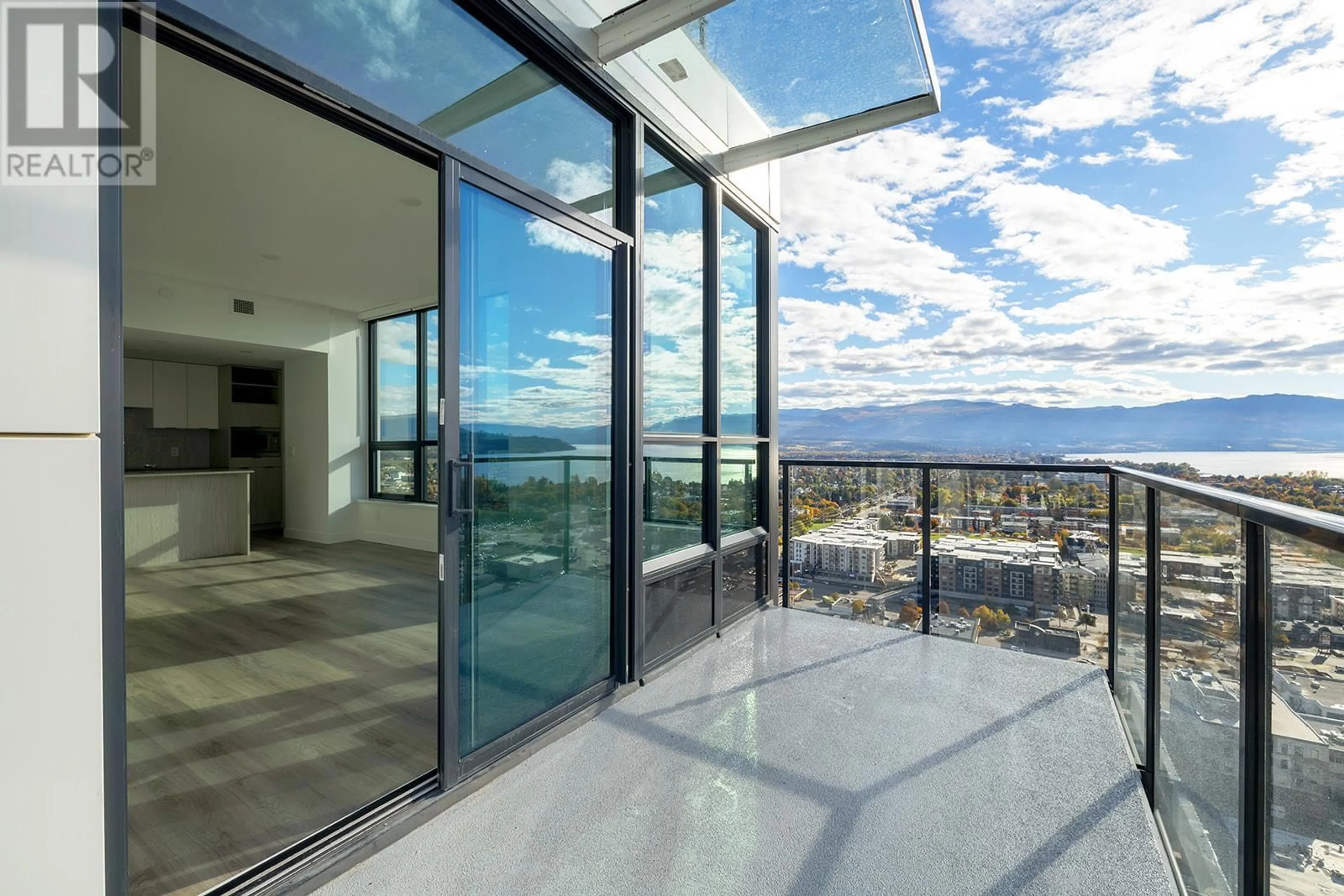 Indoor foyer, ceramic floors for 1488 Bertram Street Unit# 3002, Kelowna British Columbia V1Y6P2