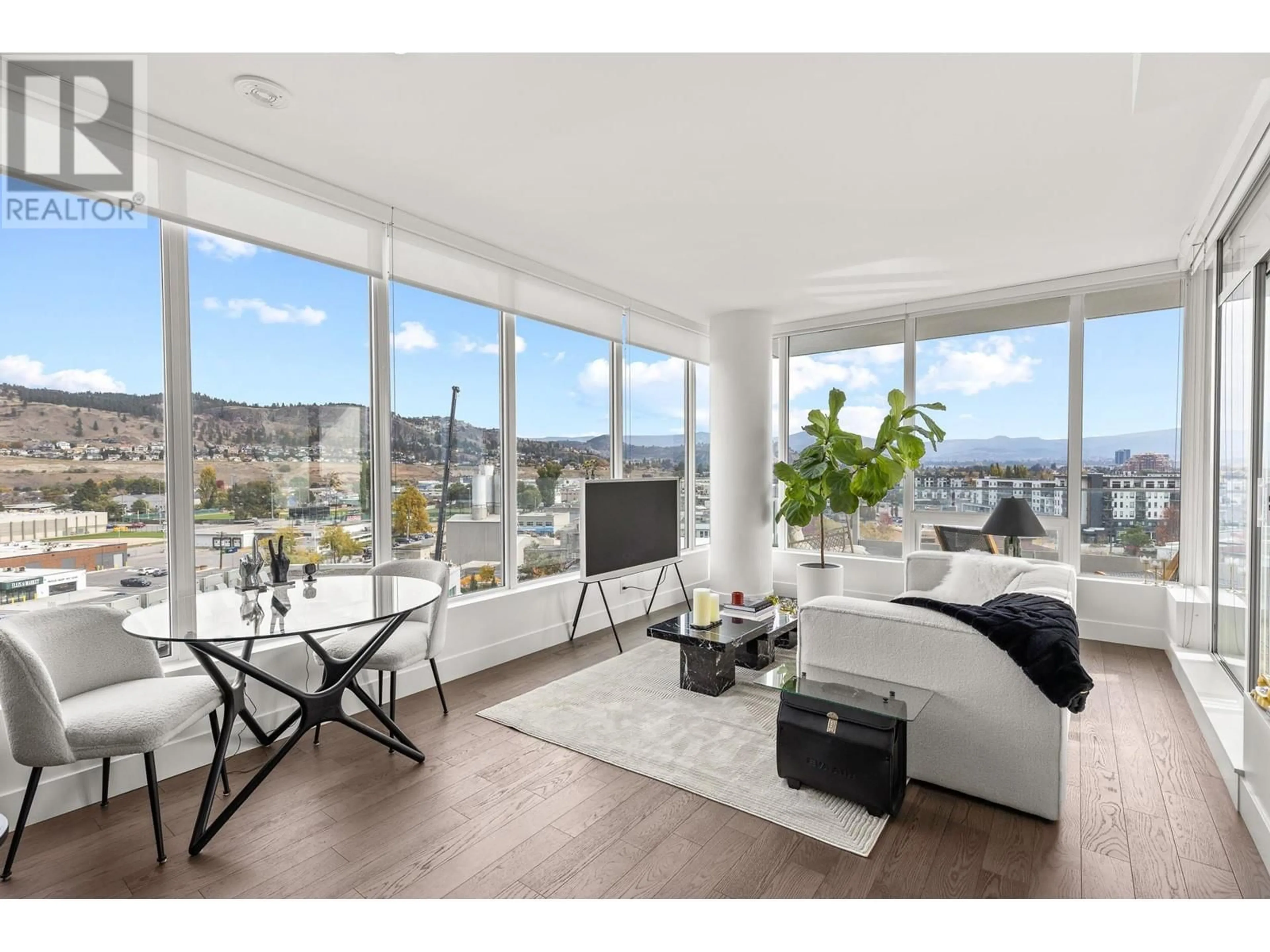 Living room, wood floors for 1181 Sunset Drive Unit# 802, Kelowna British Columbia V1Y0L4