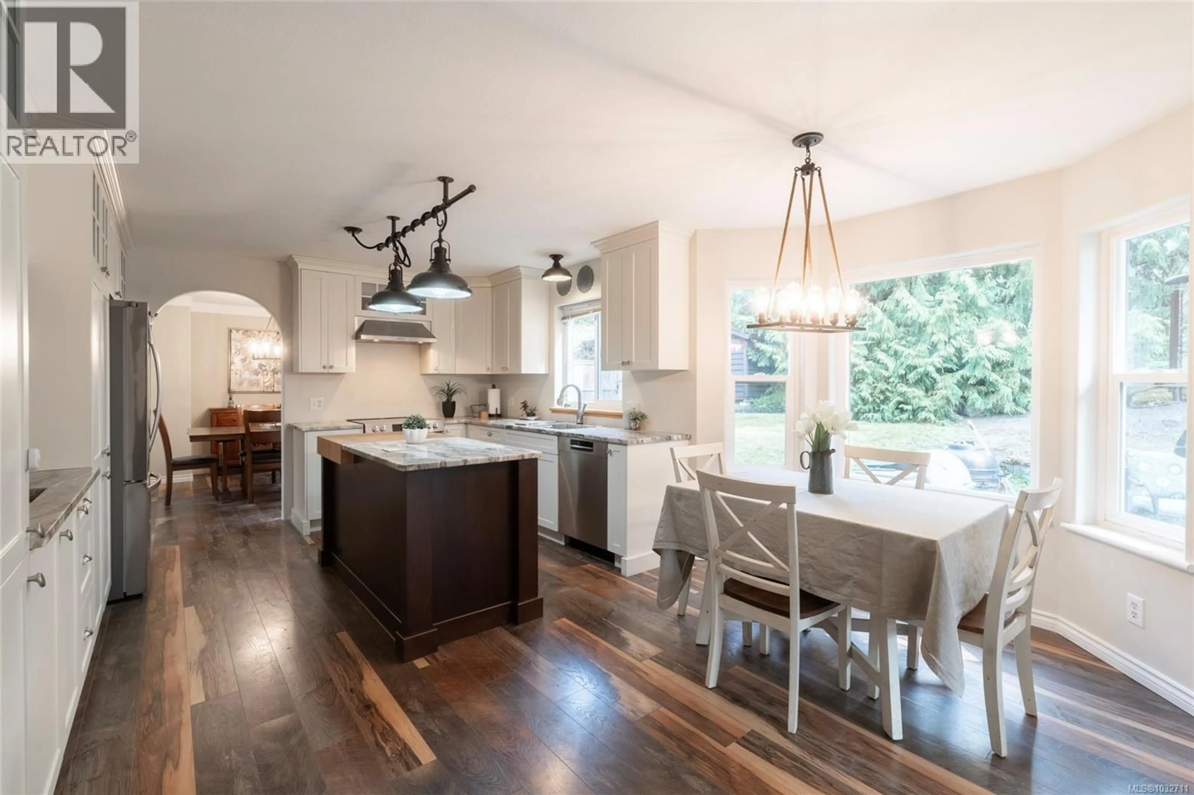 Open concept kitchen, unknown for 1108 VIEWTOP ROAD, Duncan British Columbia V9L5S7