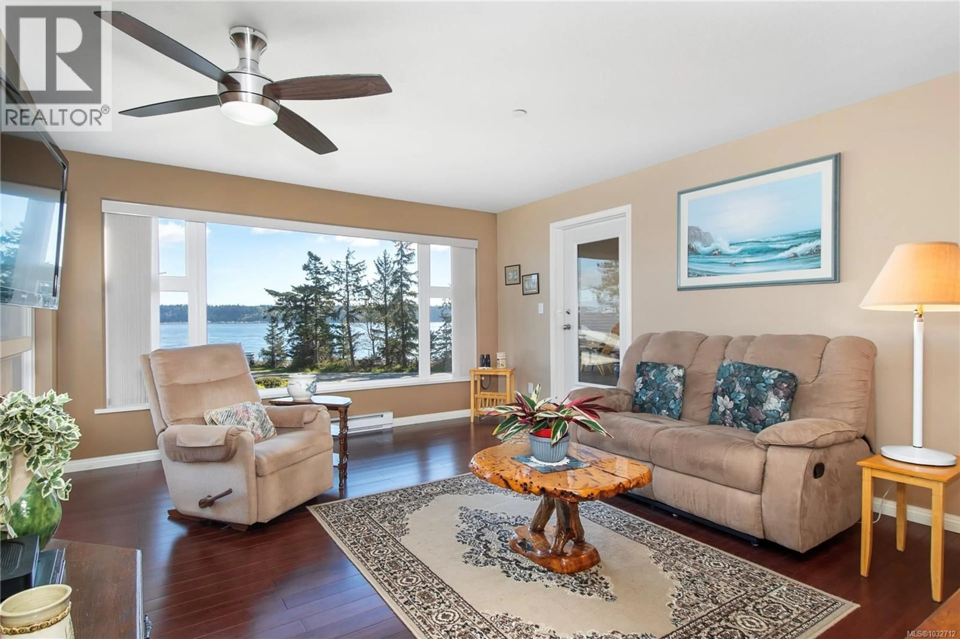 Living room with furniture, unknown for 218 - 350 ISLAND HIGHWAY SOUTH, Campbell River British Columbia V9W1A5