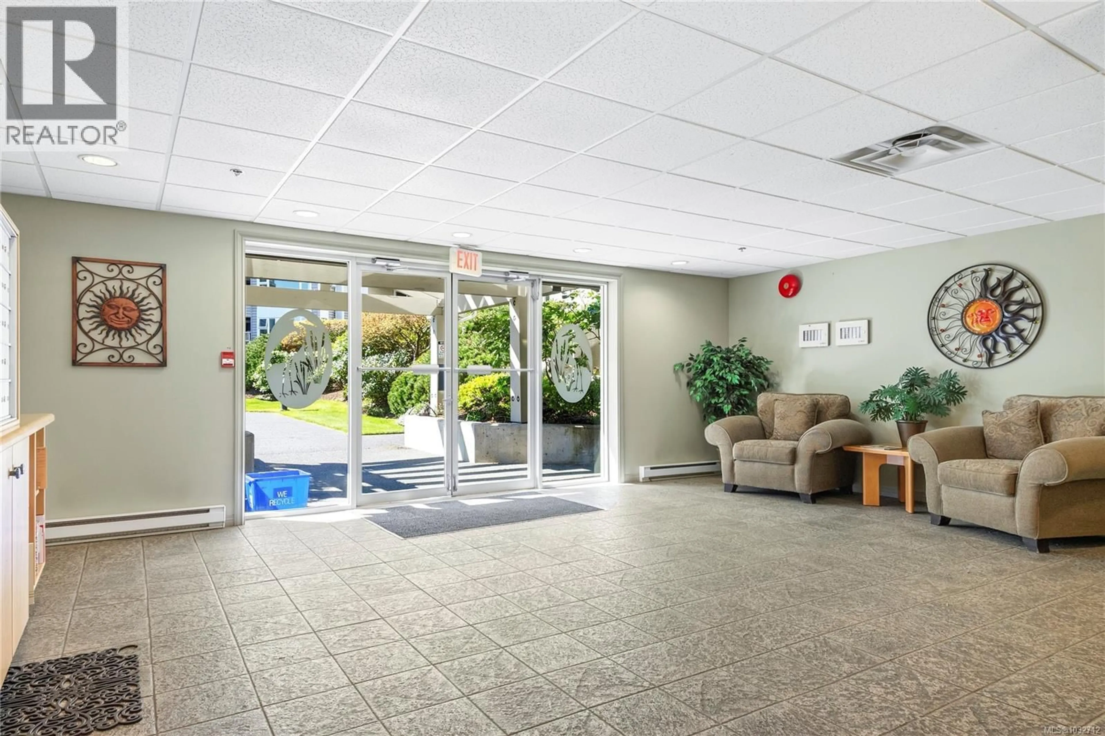 Lobby for 218 - 350 ISLAND HIGHWAY SOUTH, Campbell River British Columbia V9W1A5