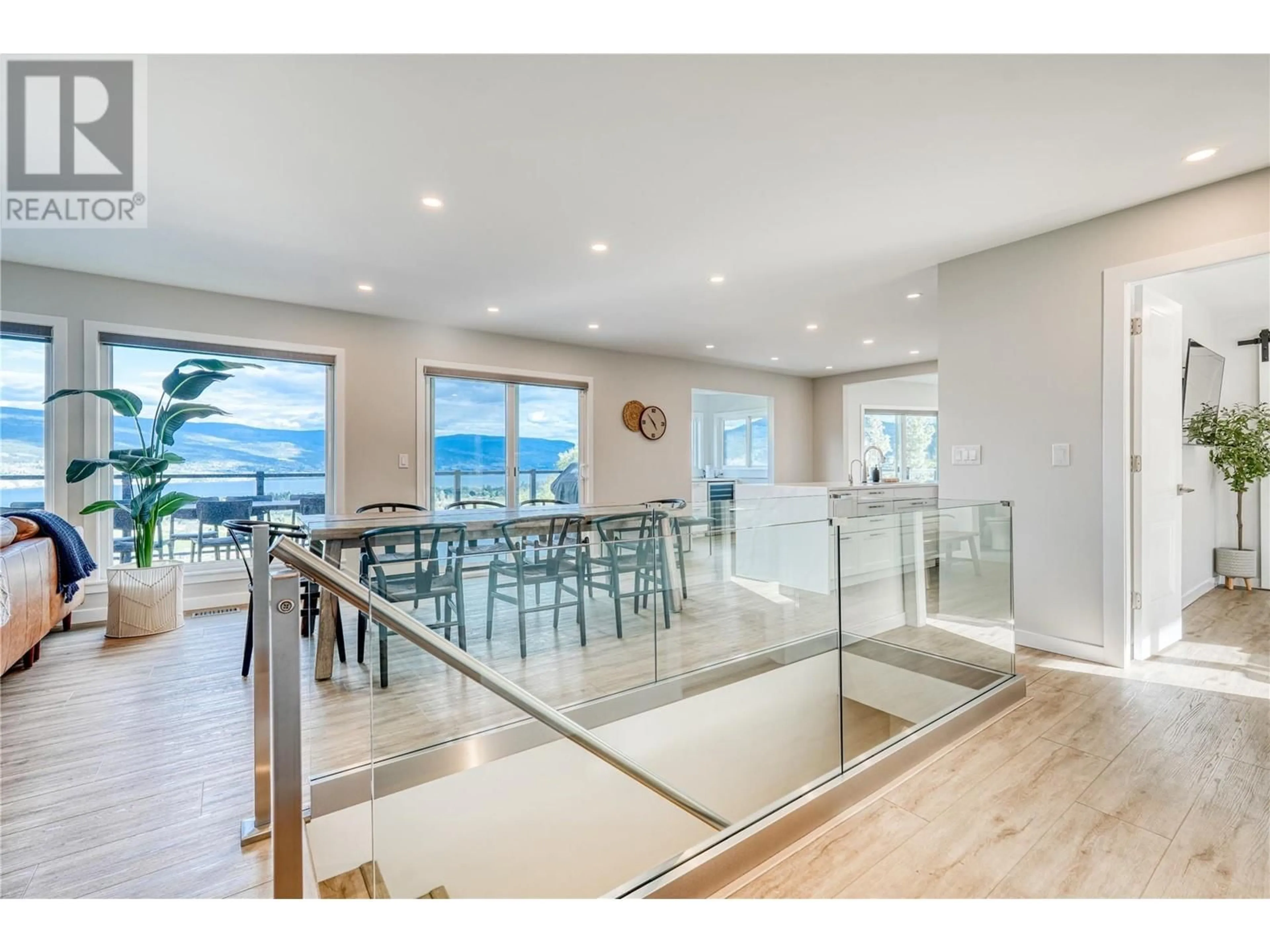 Indoor foyer, wood floors for 9201 Welsh Avenue, Summerland British Columbia V0H1Z7