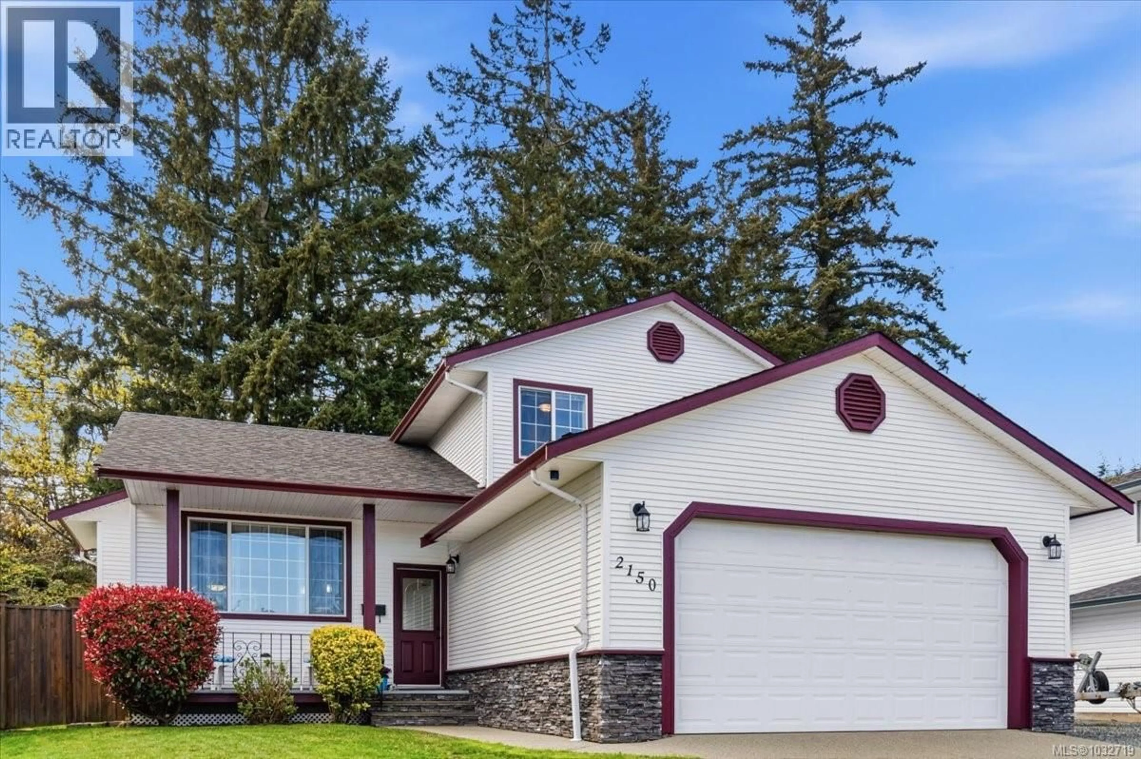 Home with vinyl exterior material, street for 2150 SUN VALLEY DRIVE, Nanaimo British Columbia V9T6K6