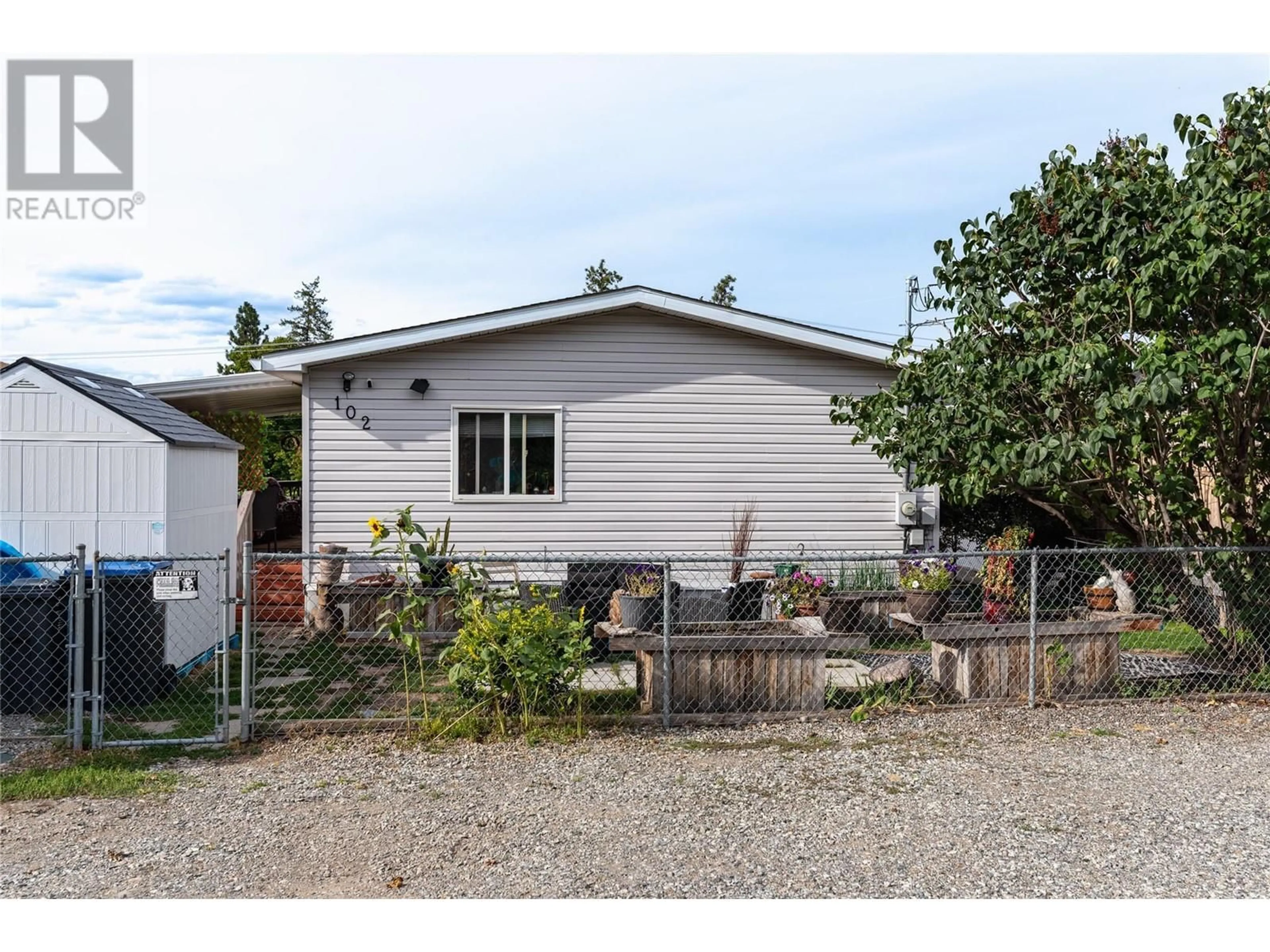 Home with vinyl exterior material, street for 102 - 5155 CHUTE LAKE ROAD, Kelowna British Columbia V1W4R9