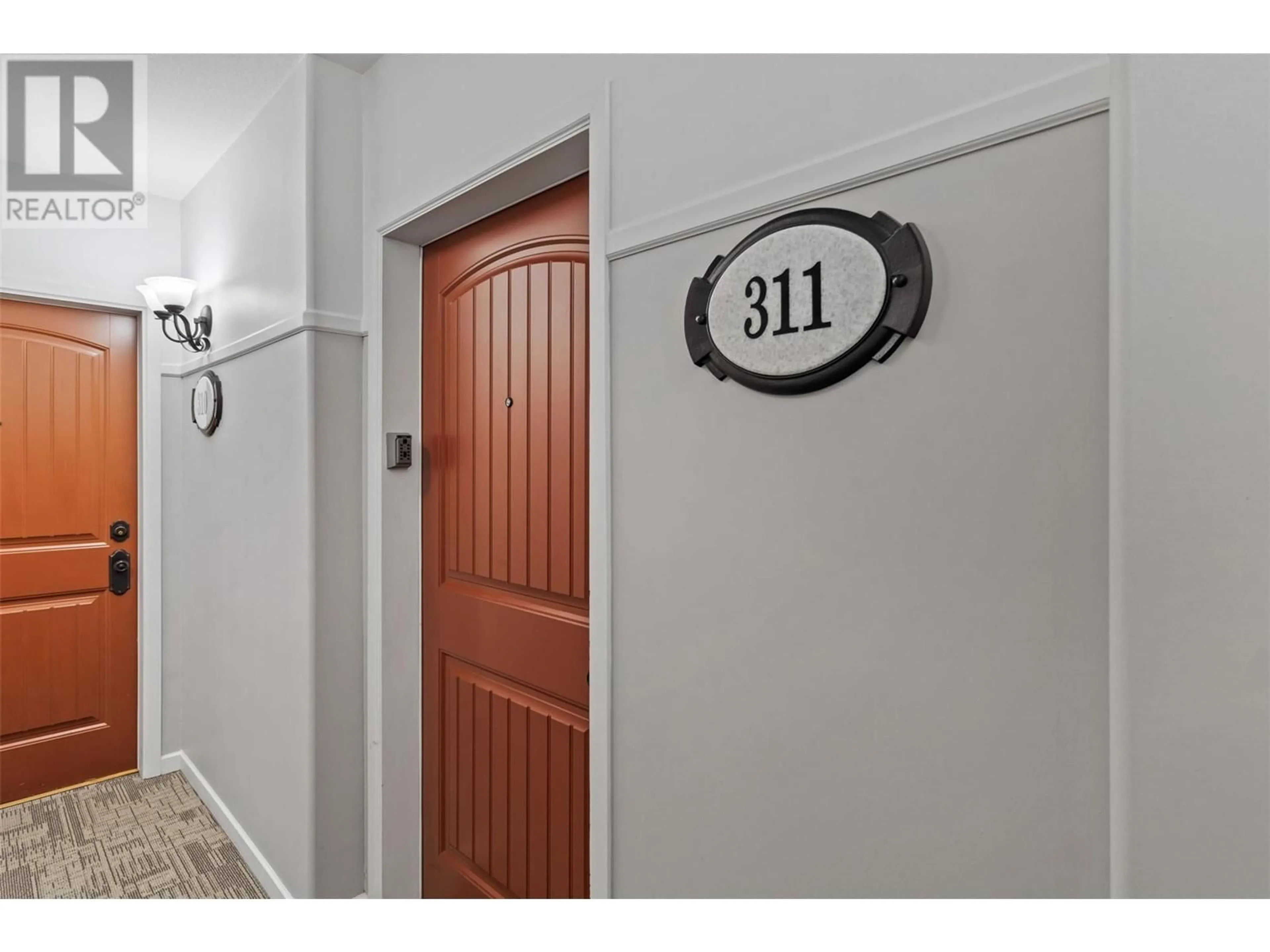 Indoor entryway for 311 - 550 LORNE STREET, Kamloops British Columbia V2C1W3