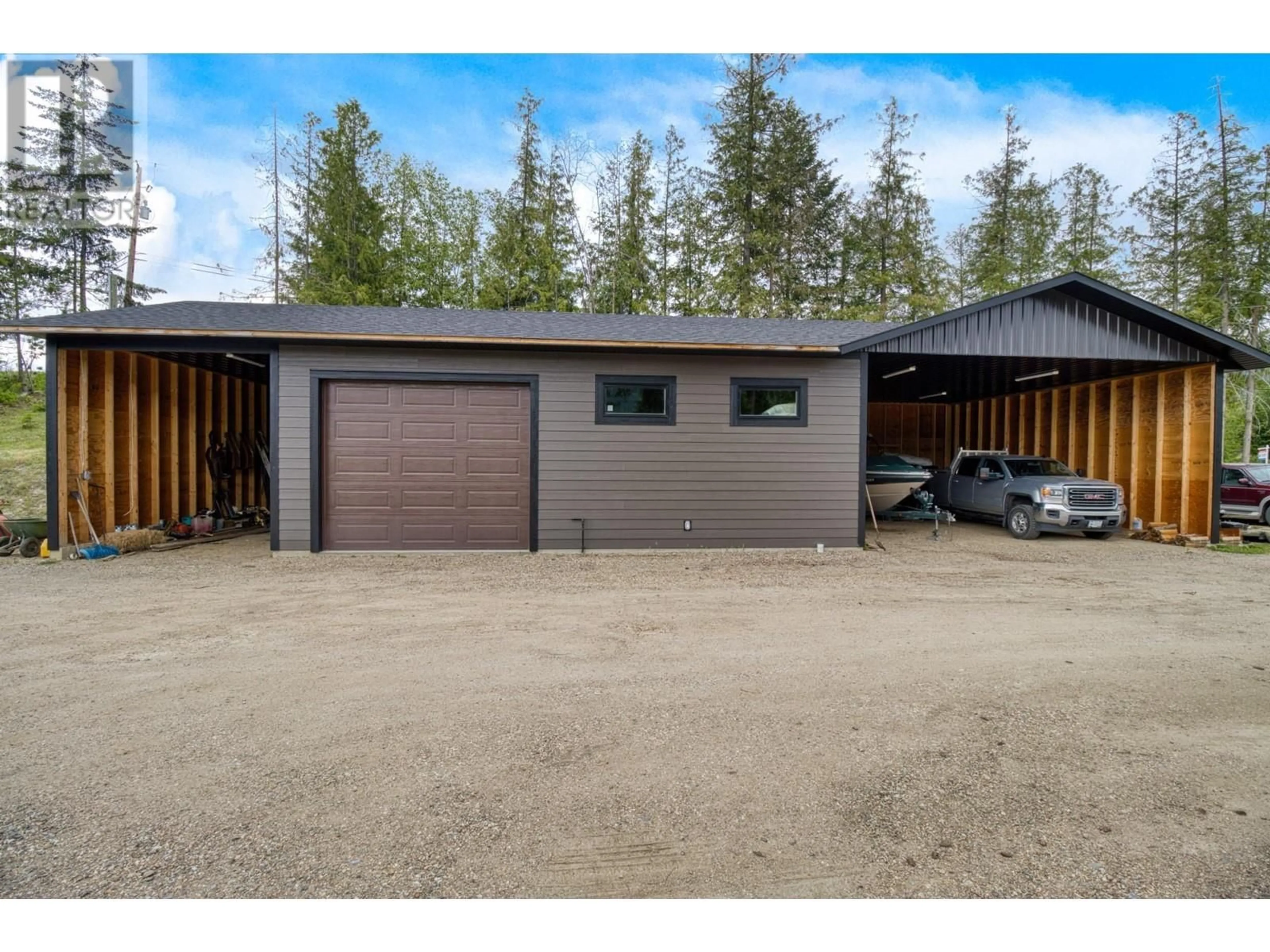 Indoor garage for 6600 Park Hill Road NE, Salmon Arm British Columbia V0E1K0