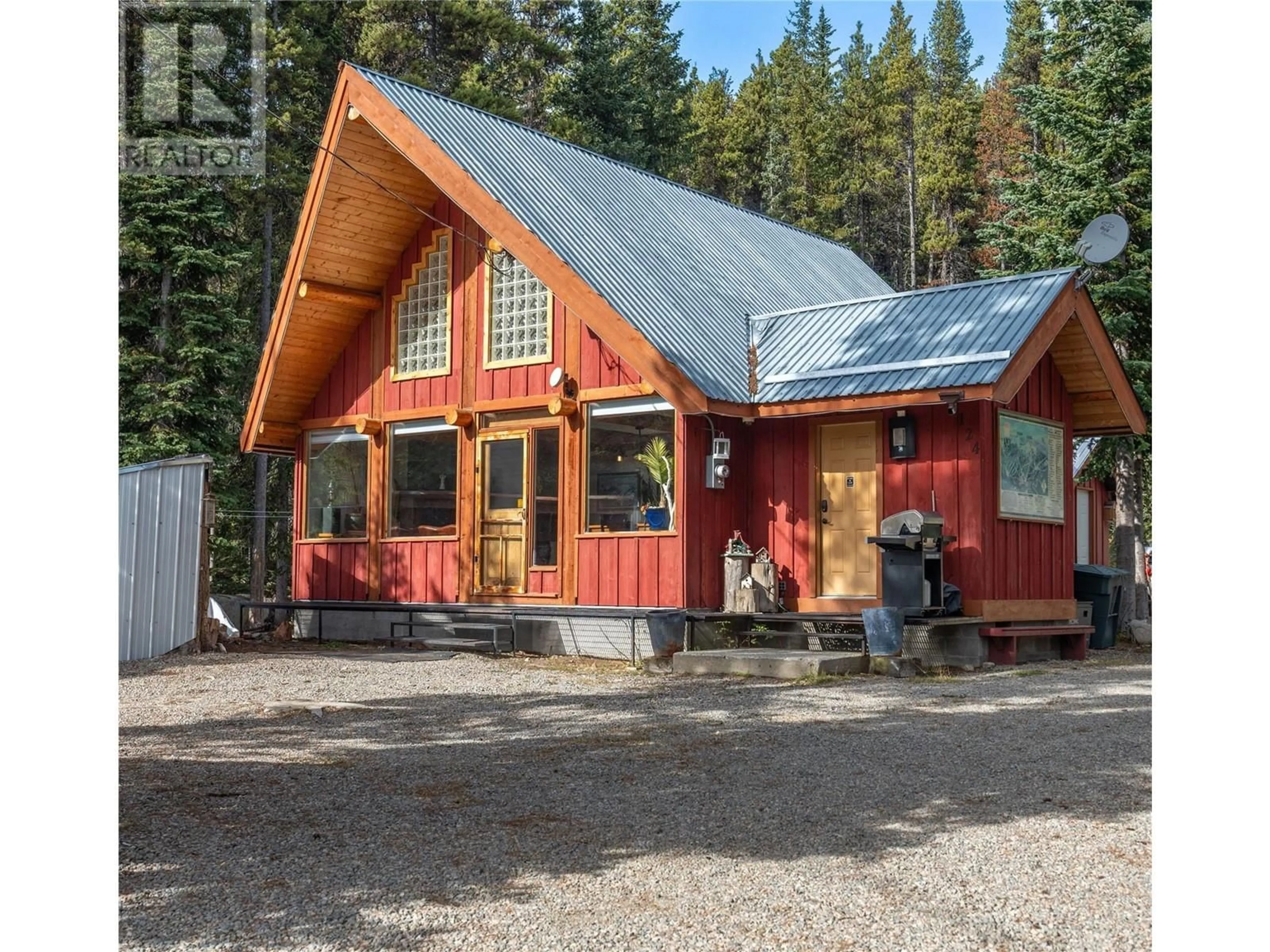 Frontside or backside of a home, cottage for 124 The Circle, Apex Mountain British Columbia V0H1Z1