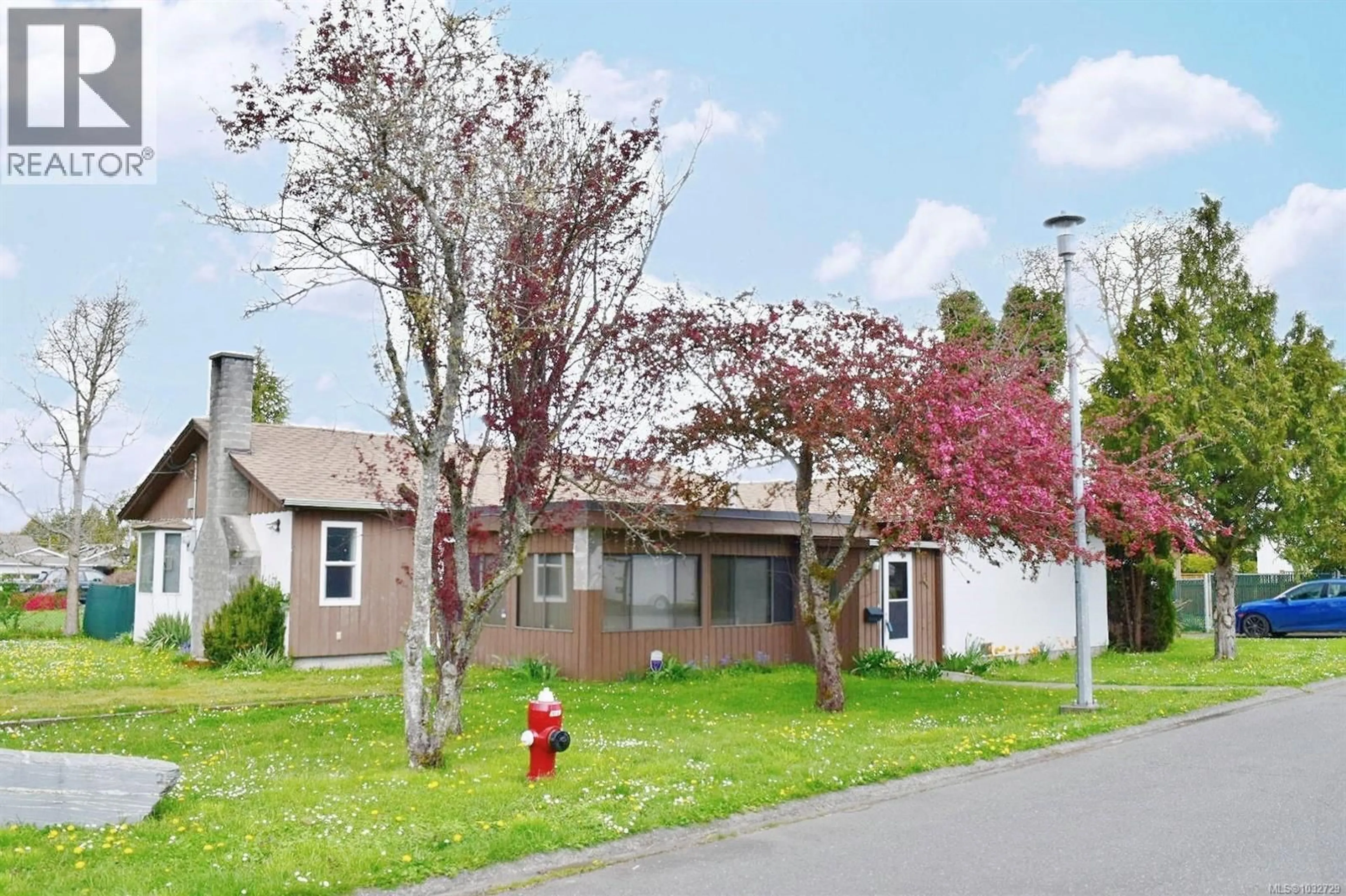 Unknown for 4037 CUMBERLAND ROAD, Saanich British Columbia V8X2E7