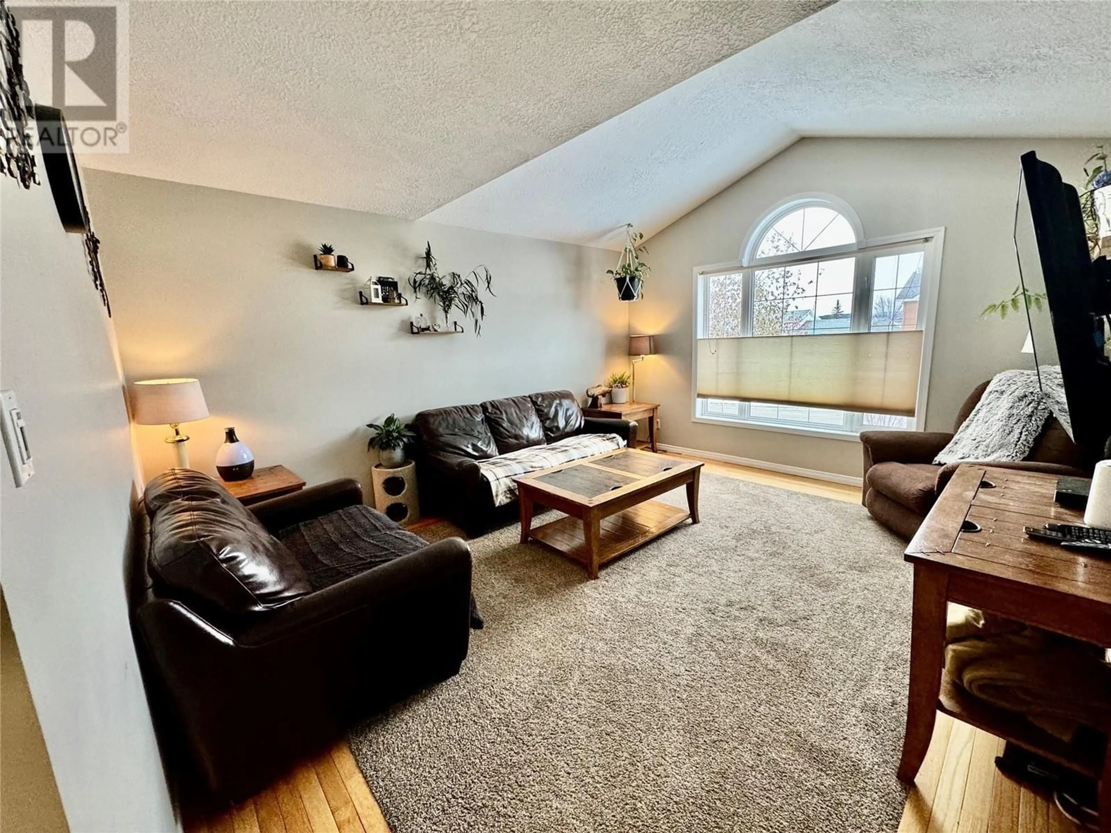 Living room, wood floors for 2013 87A Avenue, Dawson Creek British Columbia V1G4W5