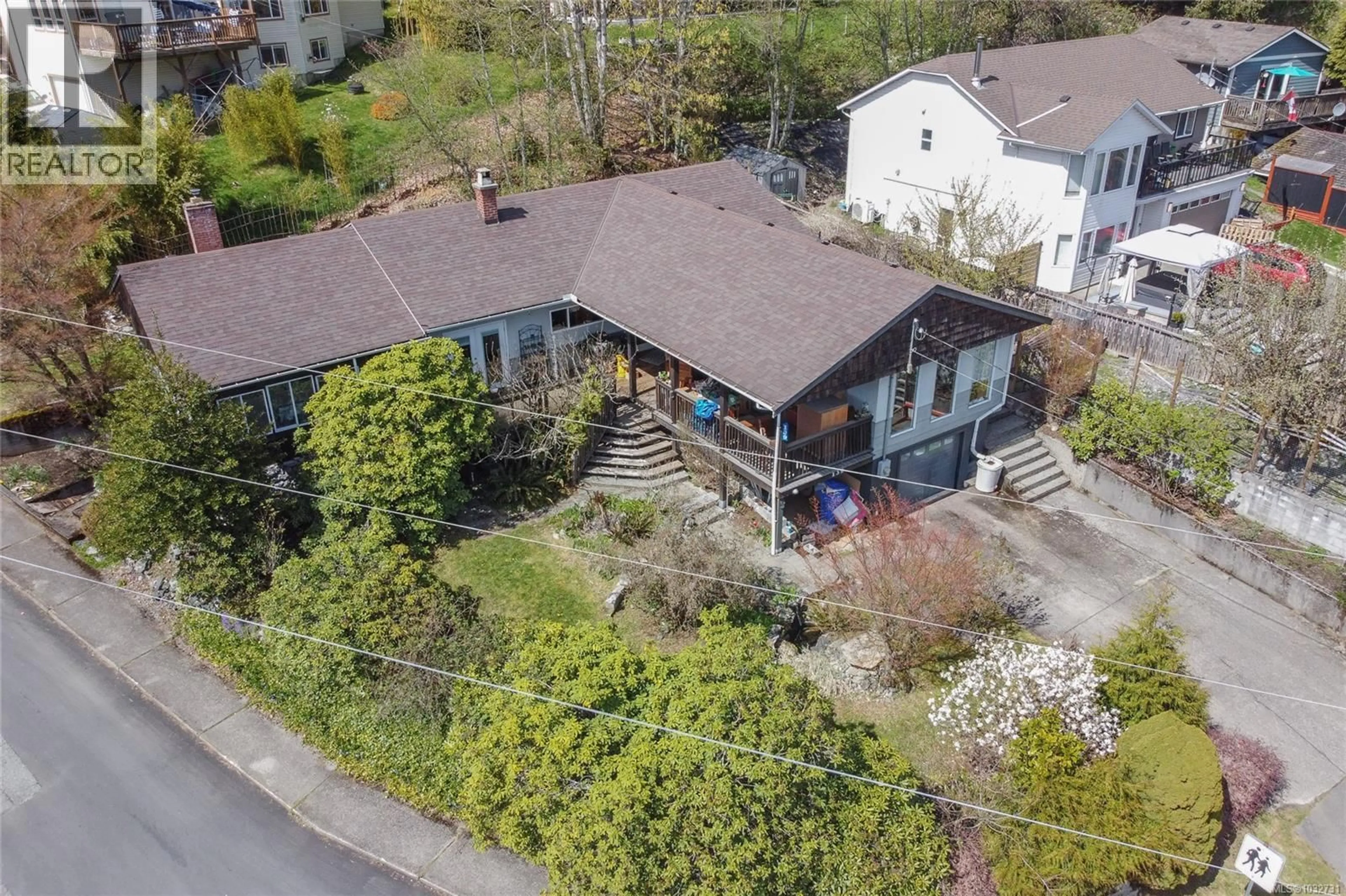 A pic from outside/outdoor area/front of a property/back of a property/a pic from drone, street for 139 NORTH SHORE ROAD, Lake Cowichan British Columbia V0R2G0
