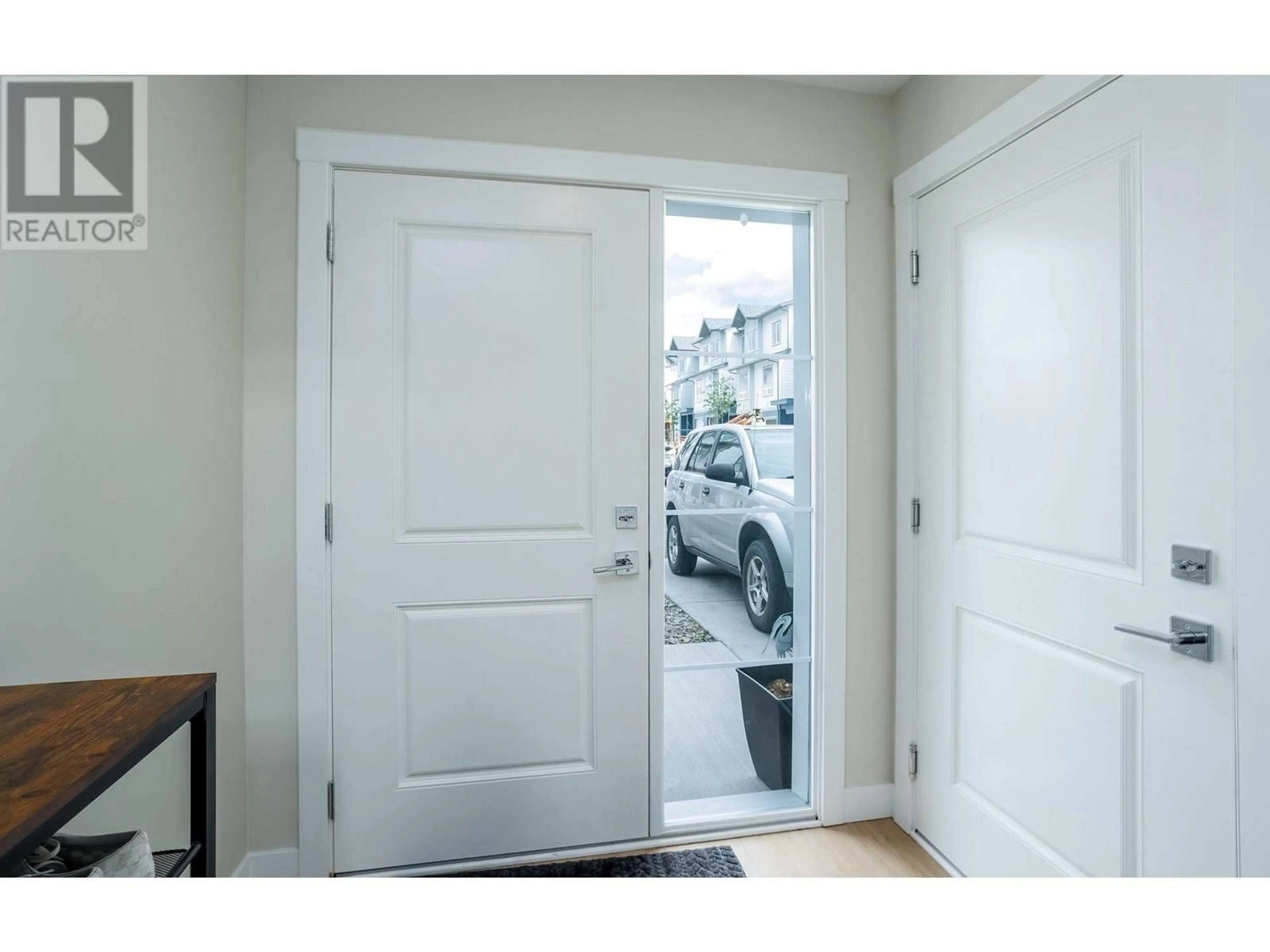 Indoor entryway, wood floors for 4025 Gellatly Road S Unit# 143, West Kelowna British Columbia V4T0E6