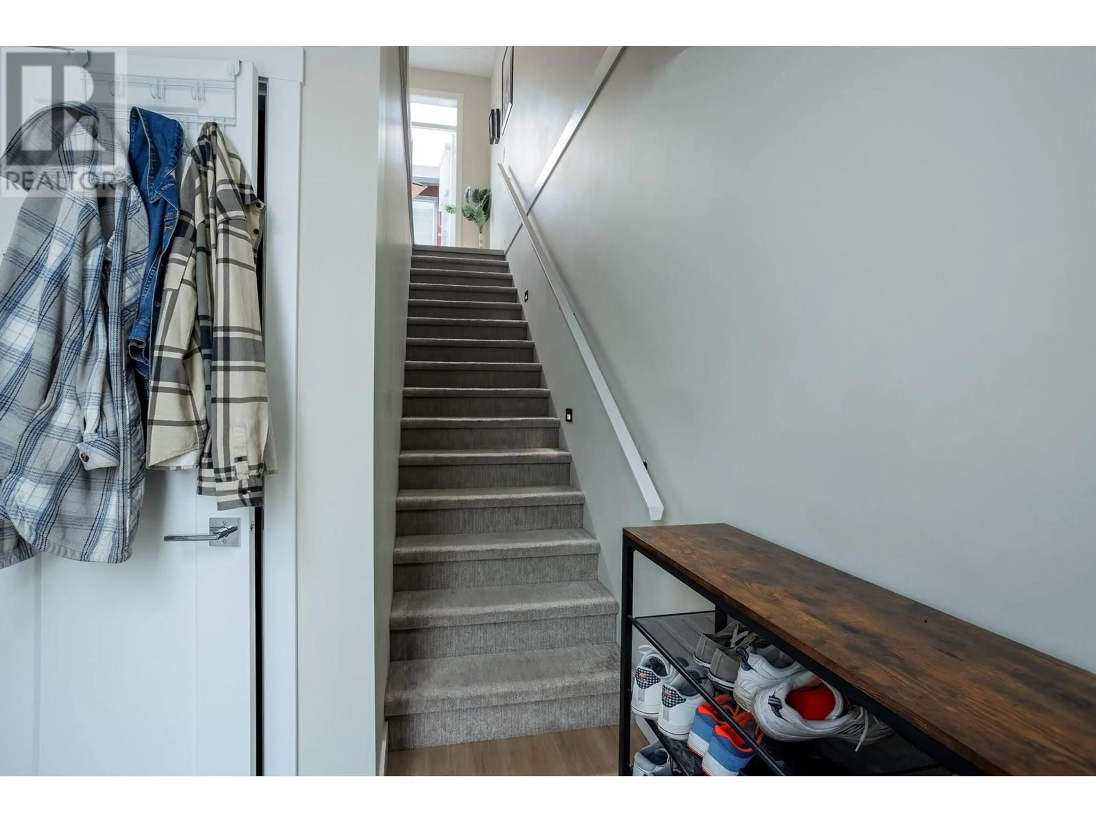 Stairs for 4025 Gellatly Road S Unit# 143, West Kelowna British Columbia V4T0E6