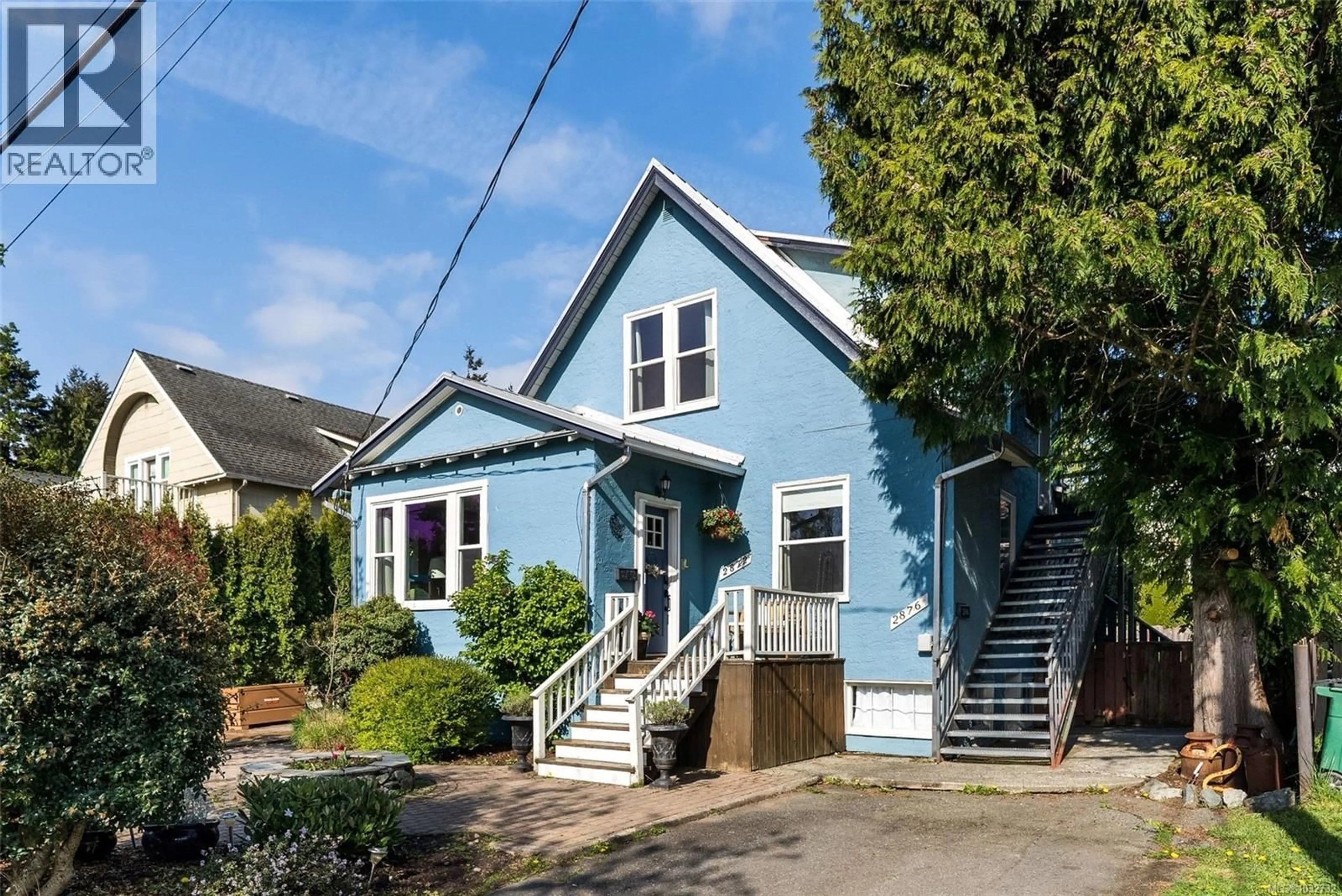 Home with vinyl exterior material, street for 2872 INEZ DRIVE, Saanich British Columbia V9A2J1