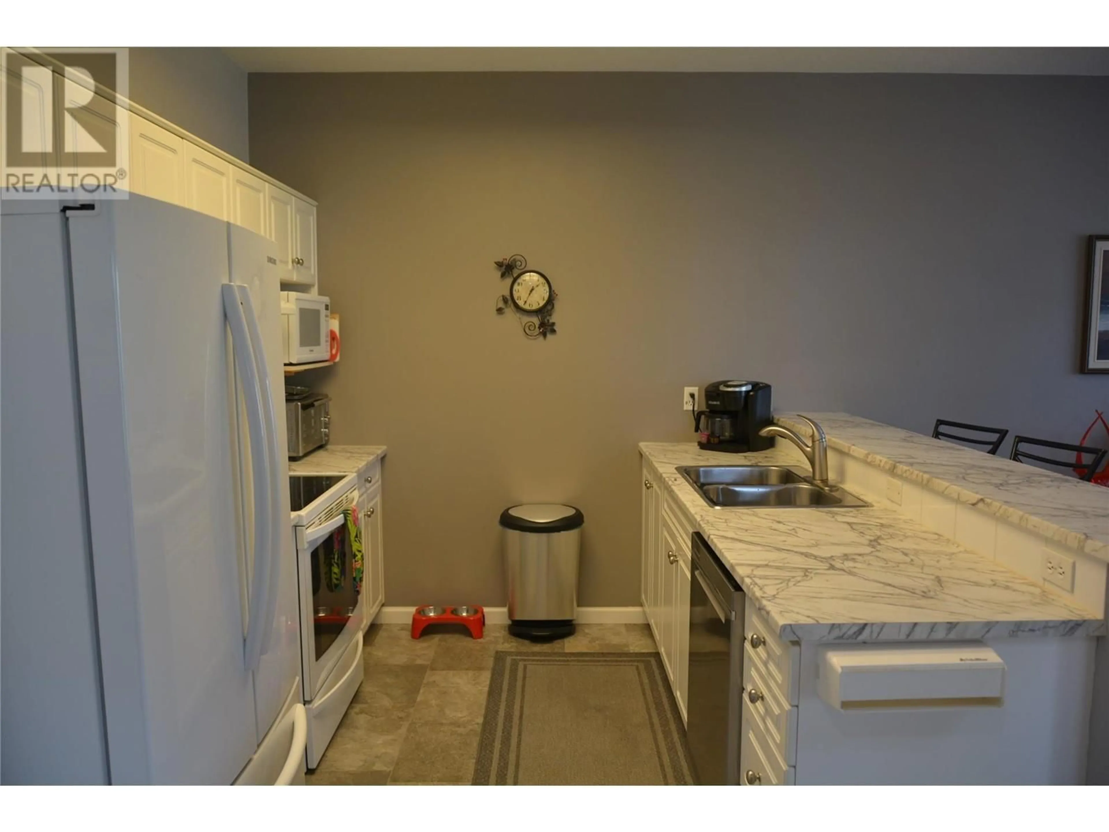 Standard kitchen, not visible floor, cottage for 650 Harrington Road Unit# 6, Kamloops British Columbia V2B6T7