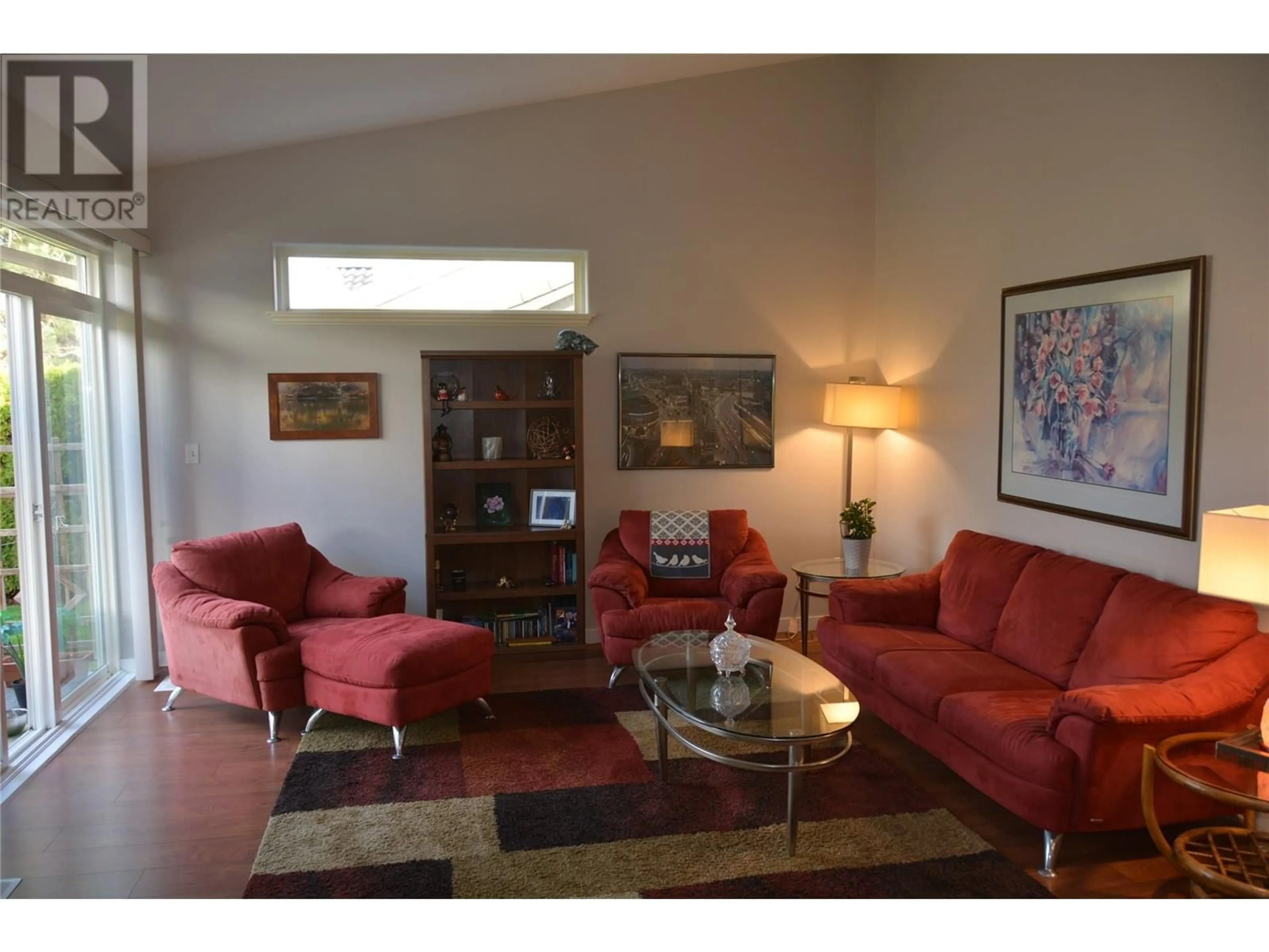 Living room, carpet floors for 650 Harrington Road Unit# 6, Kamloops British Columbia V2B6T7