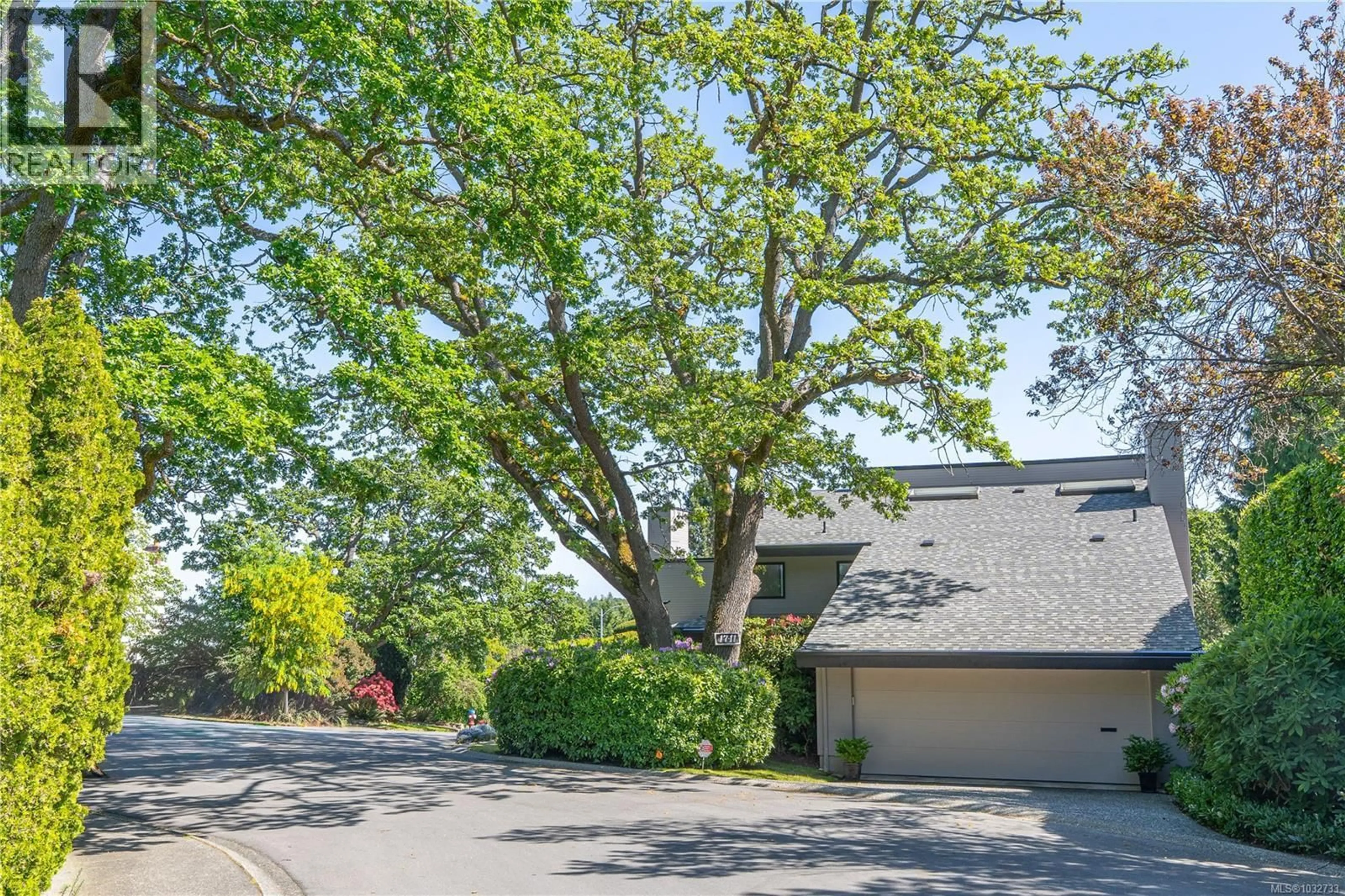 A pic from outside/outdoor area/front of a property/back of a property/a pic from drone, street for 1711 PATLY PLACE, Victoria British Columbia V8S5J5