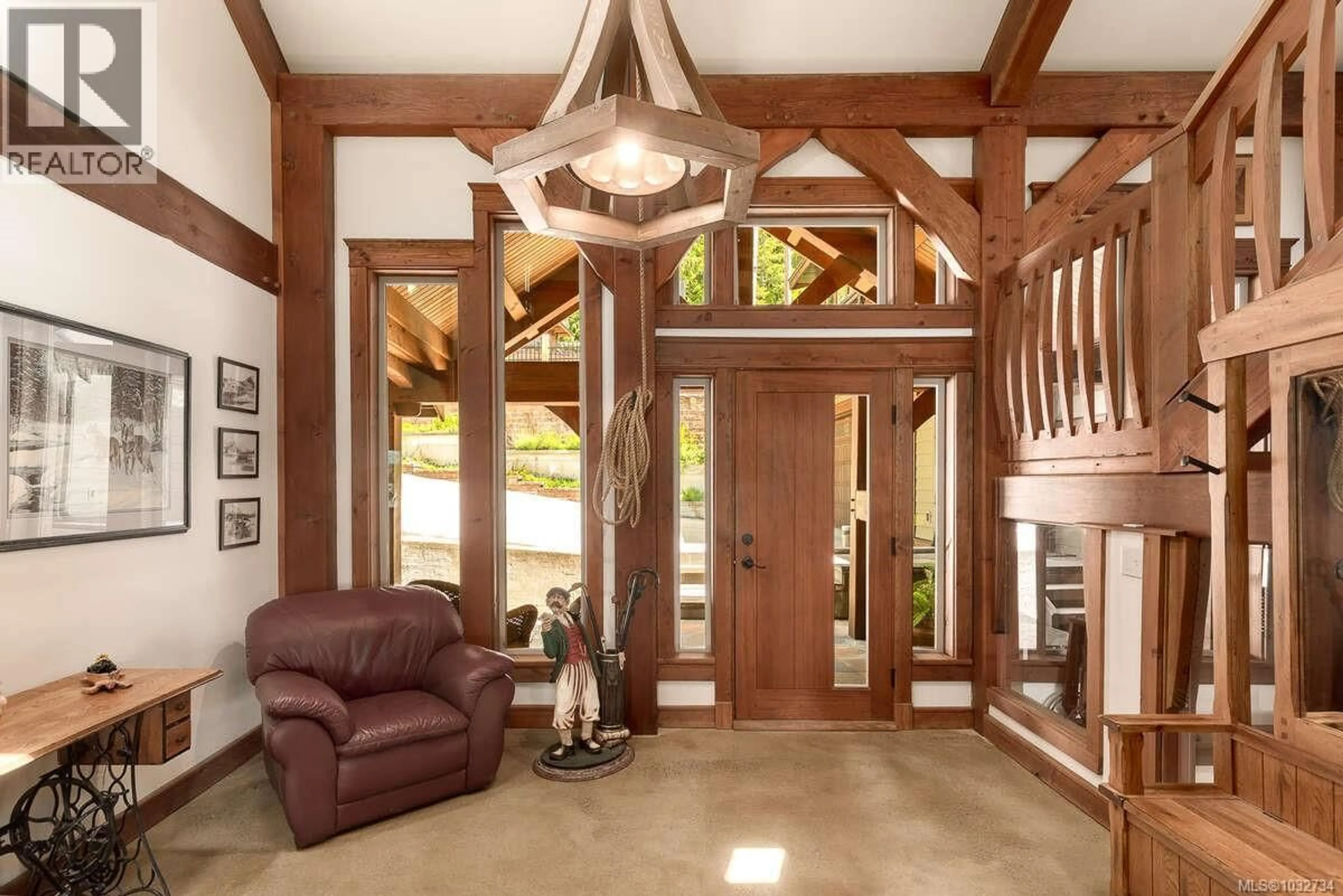 Indoor entryway for 123 SMITH ROAD, Salt Spring British Columbia V8K2W9