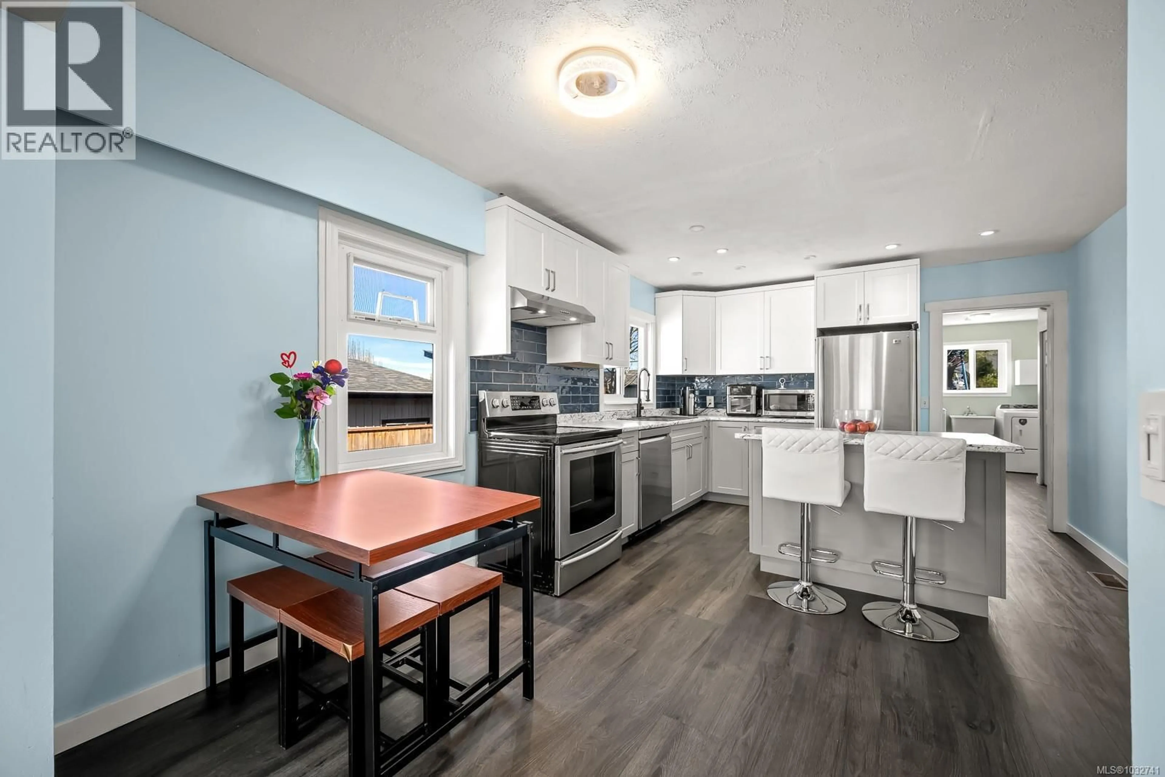 Open concept kitchen, unknown for 961 GREENWOOD STREET, Campbell River British Columbia V9W3C2