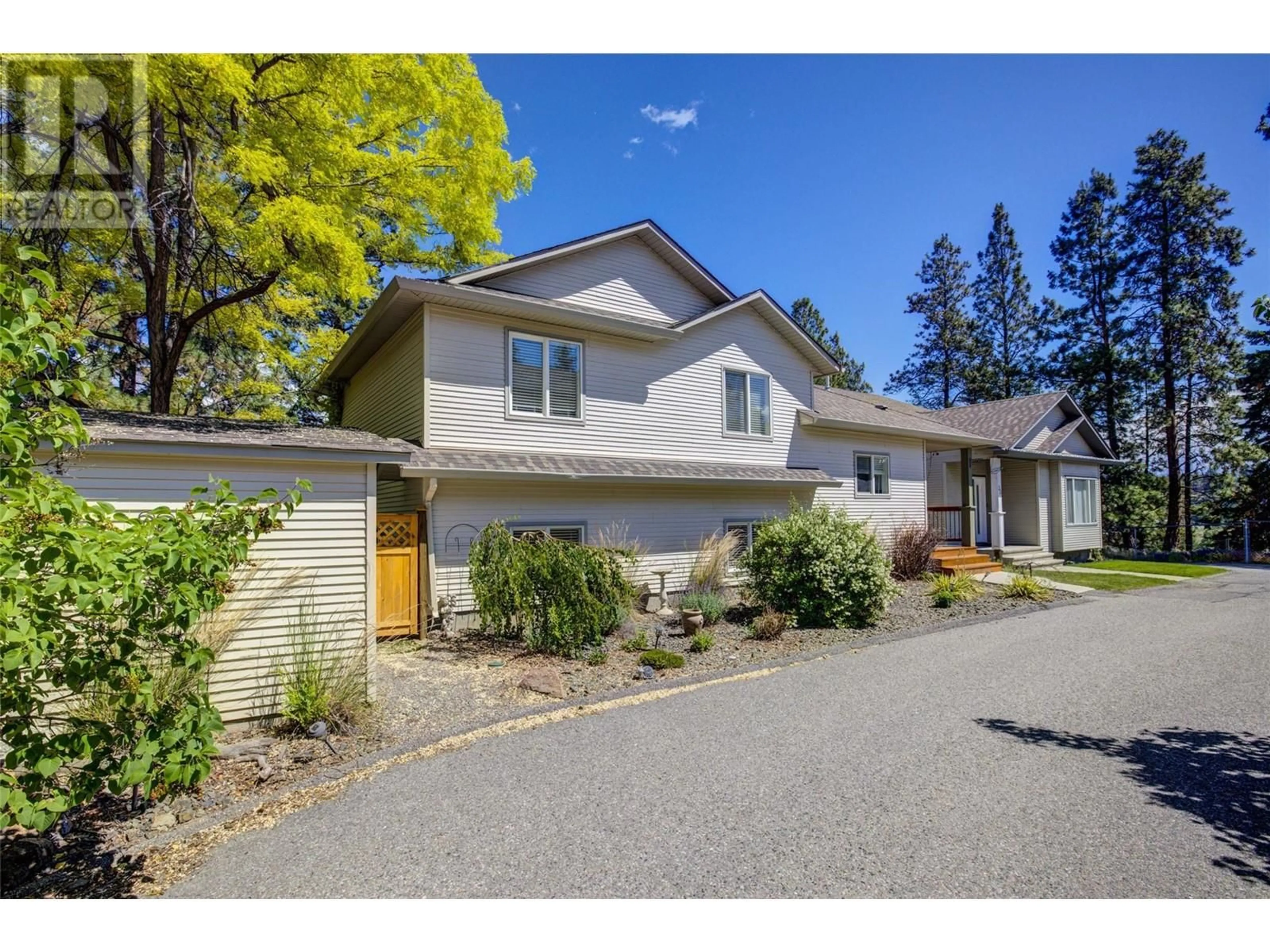 Frontside or backside of a home, cottage for 2210 Horizon Drive Unit# 32, West Kelowna British Columbia V1Z3L4