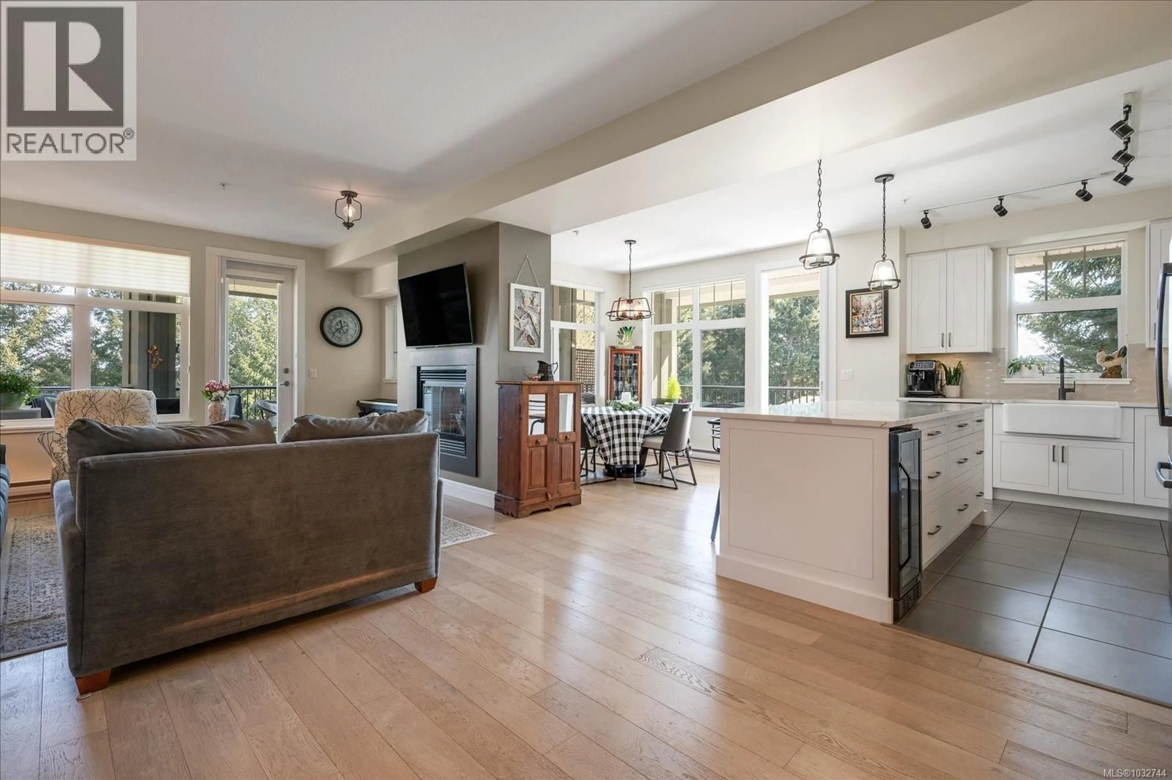 Open concept kitchen, unknown for 307 - 1325 CAPE COD DRIVE, Parksville British Columbia V9P2Y8