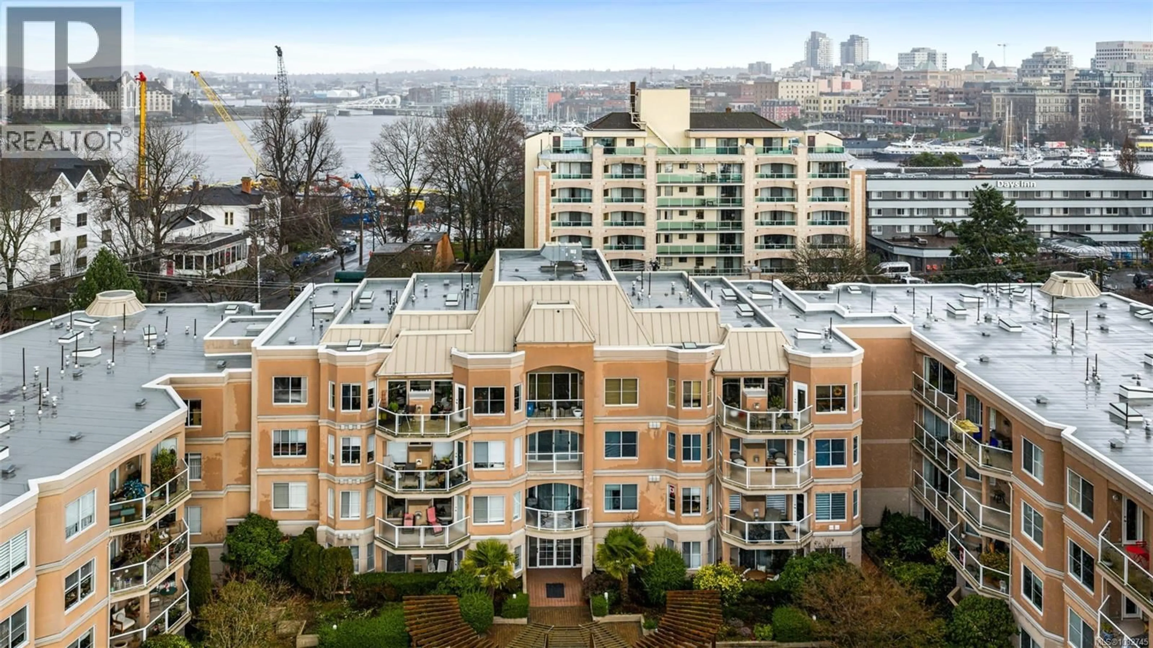 A pic from outside/outdoor area/front of a property/back of a property/a pic from drone, city buildings view from balcony for 306 - 405 QUEBEC STREET, Victoria British Columbia V8V4Z2