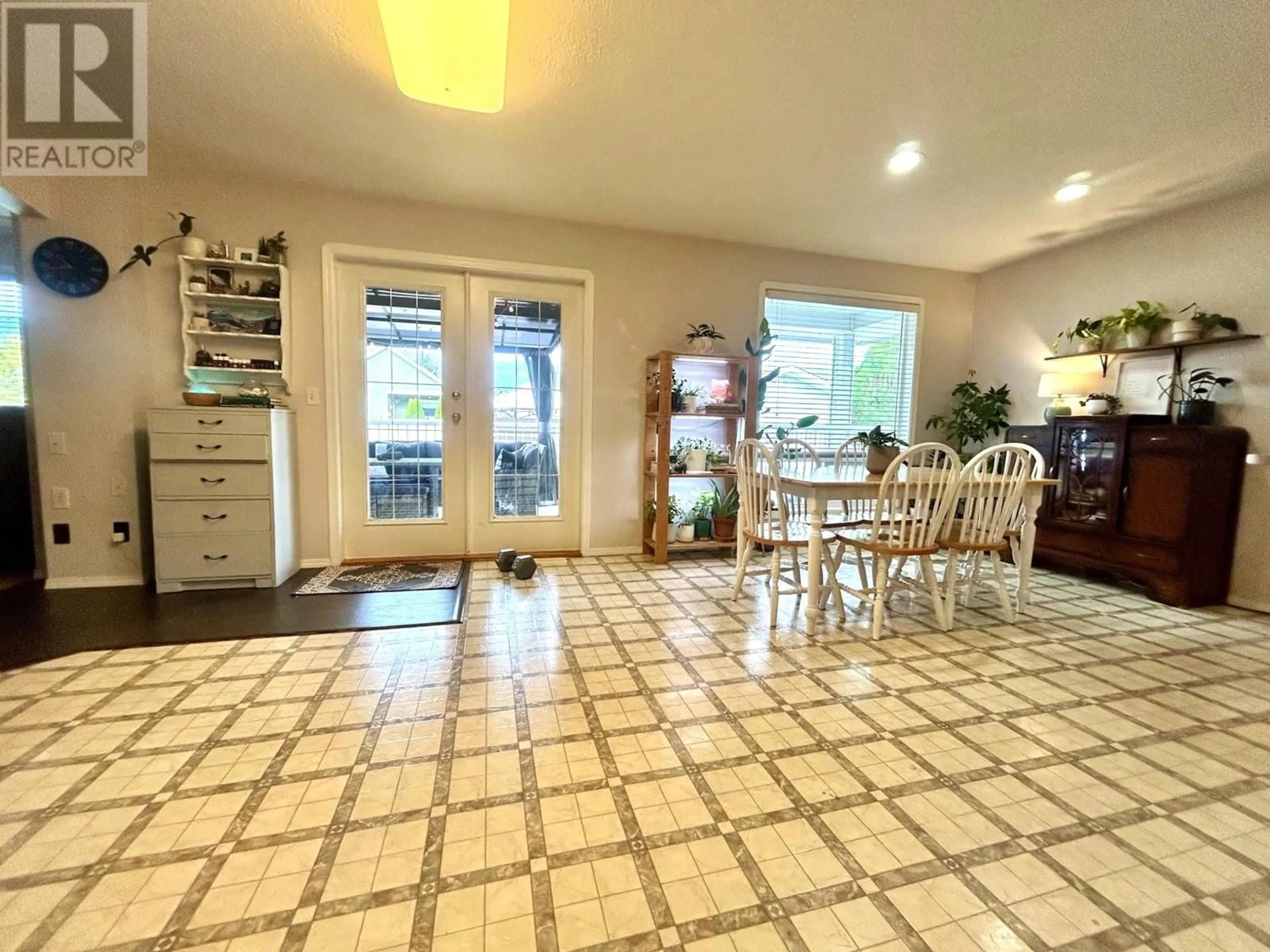 Dining room, wood floors, cottage for 373 ORIOLE Way, Barriere British Columbia V0E1E0