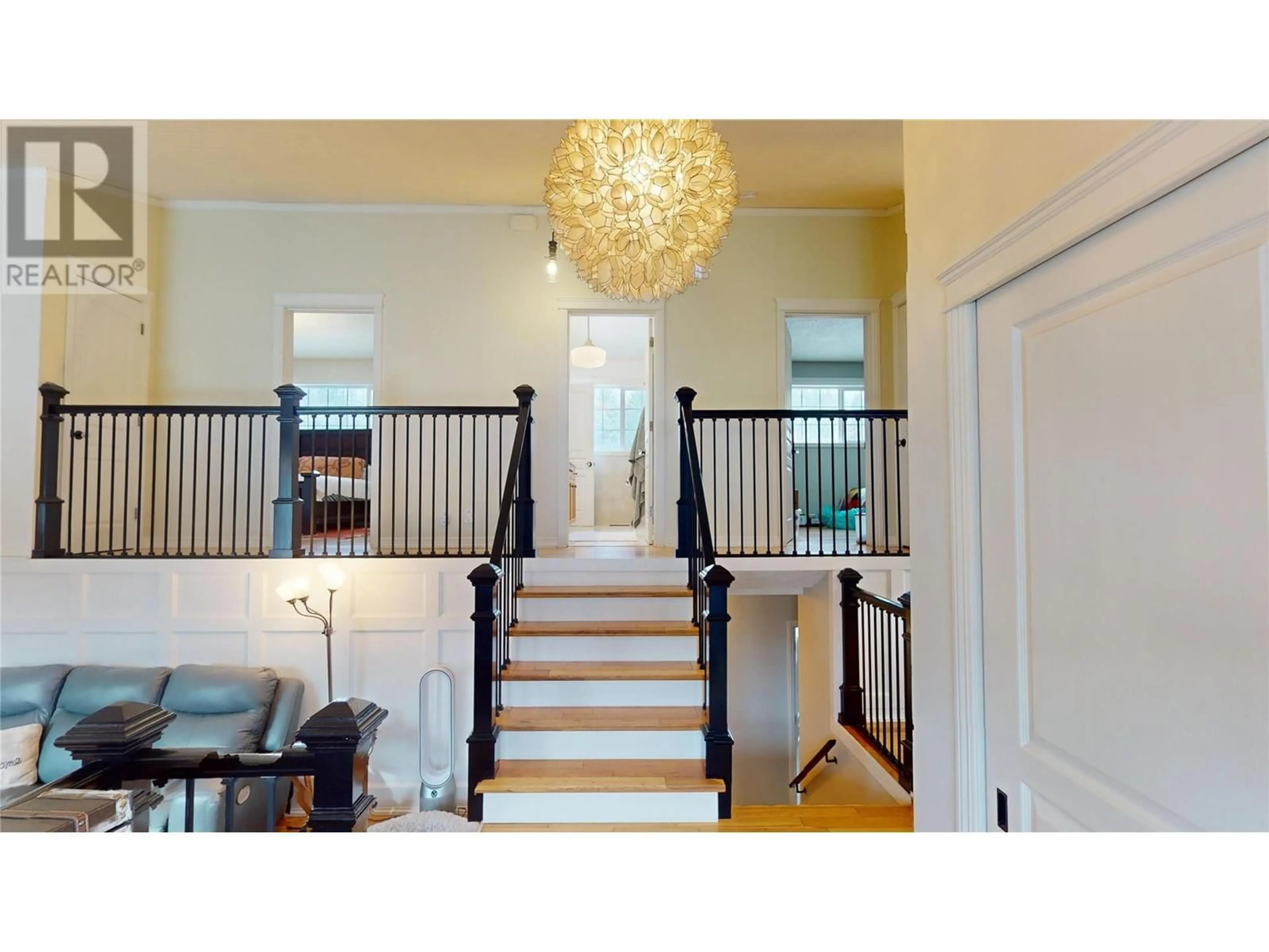 Indoor foyer for 5533 TWIN LAKES ROAD, Cranbrook British Columbia V1C6X1