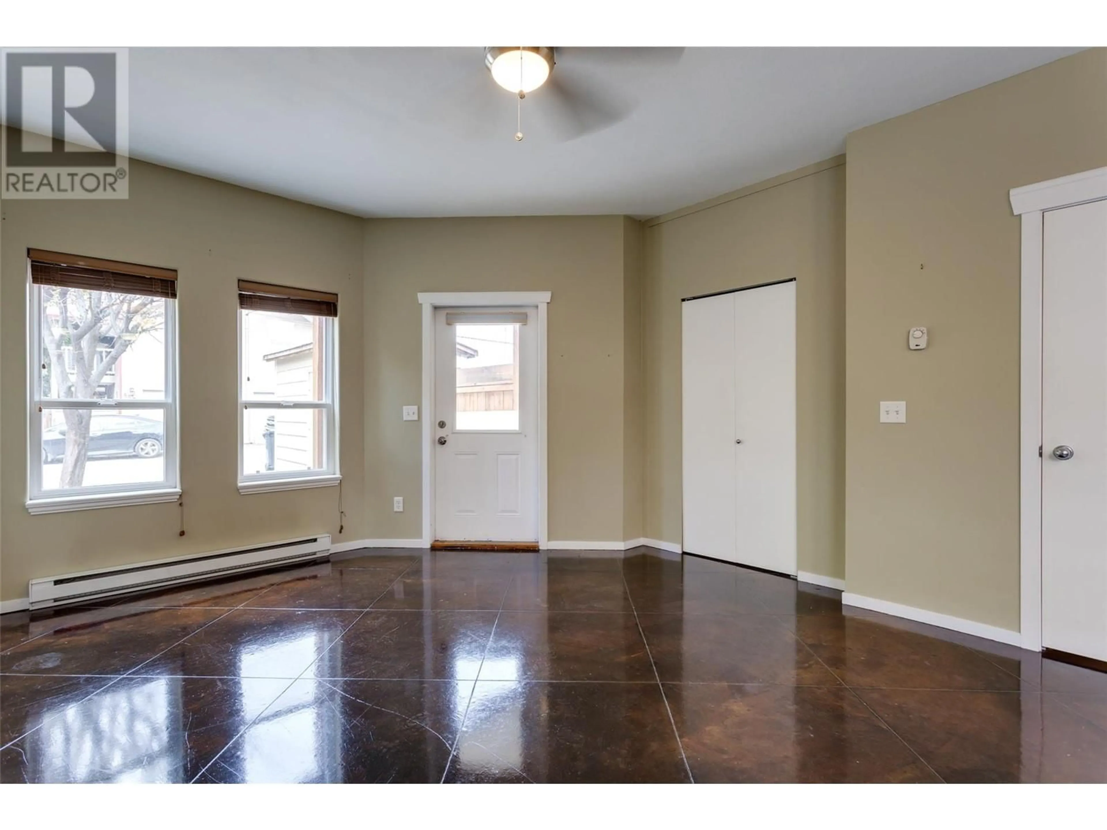 A pic of a room, wood floors for 864 Glenwood Avenue, Kelowna British Columbia V1Y5M5