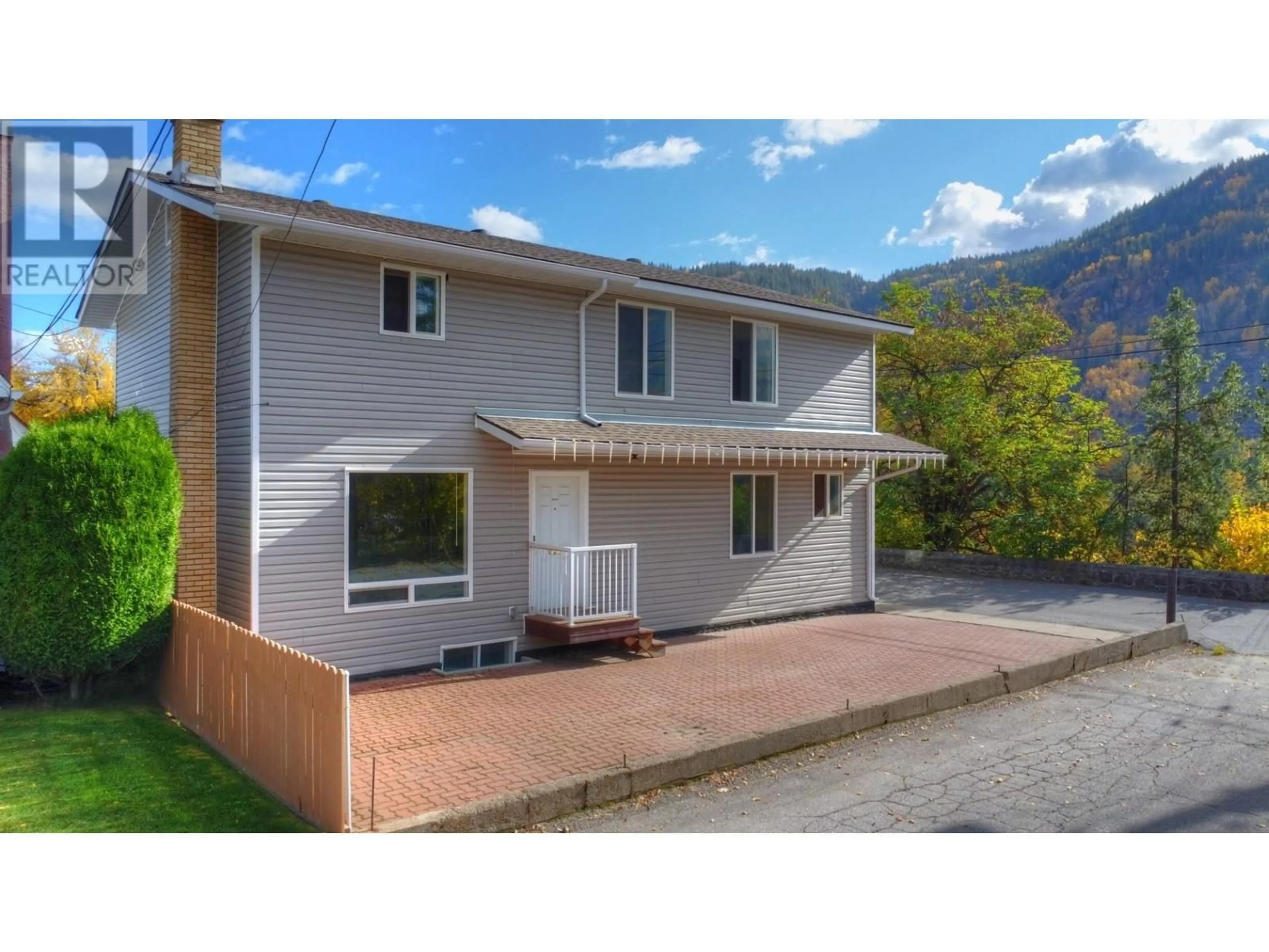 Frontside or backside of a home, cottage for 1610 McBride Street, Trail British Columbia V1R2Z6