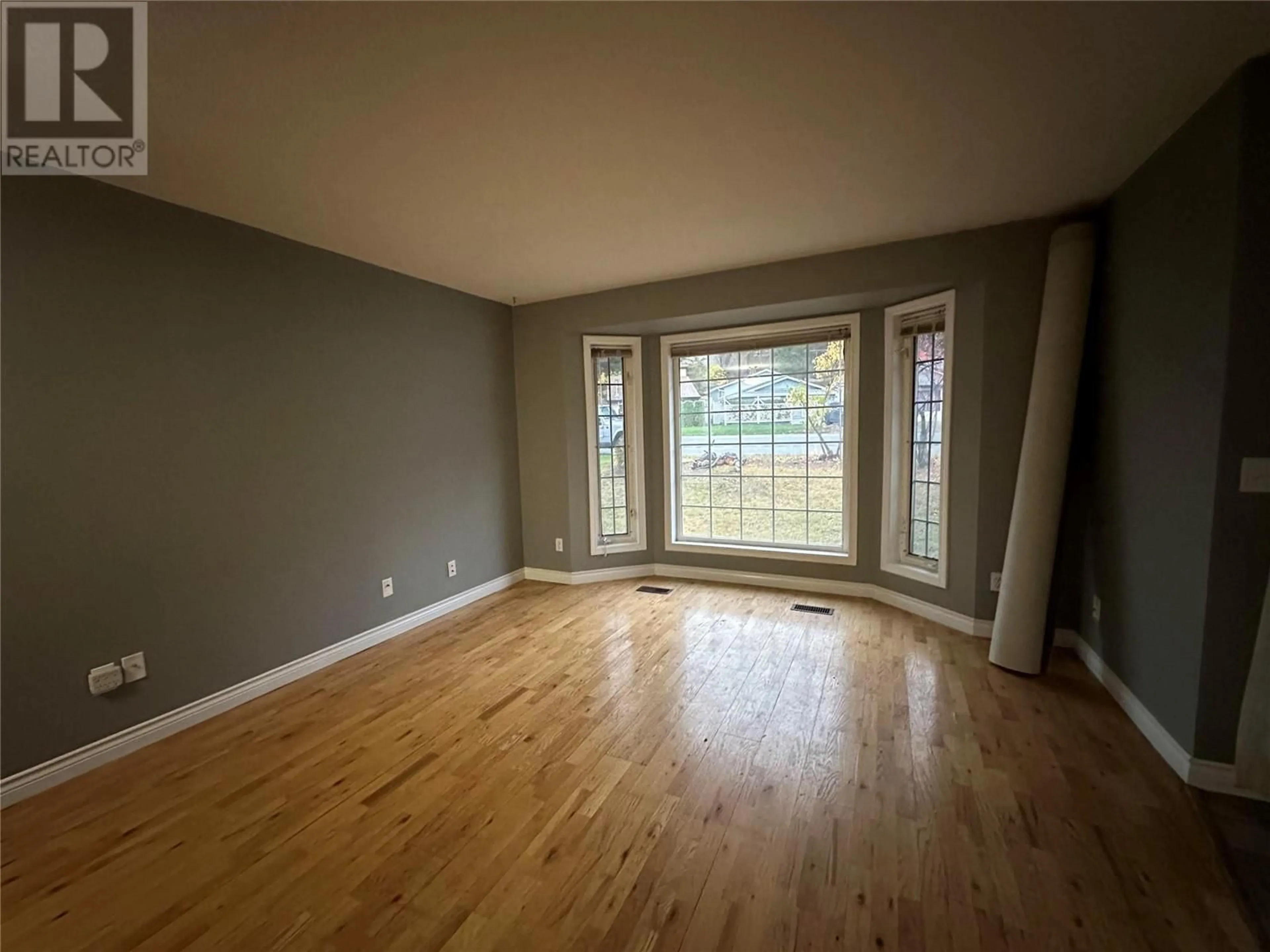 A pic of a room, wood floors for 530 GLENEAGLES Drive, Kamloops British Columbia V2E1X2