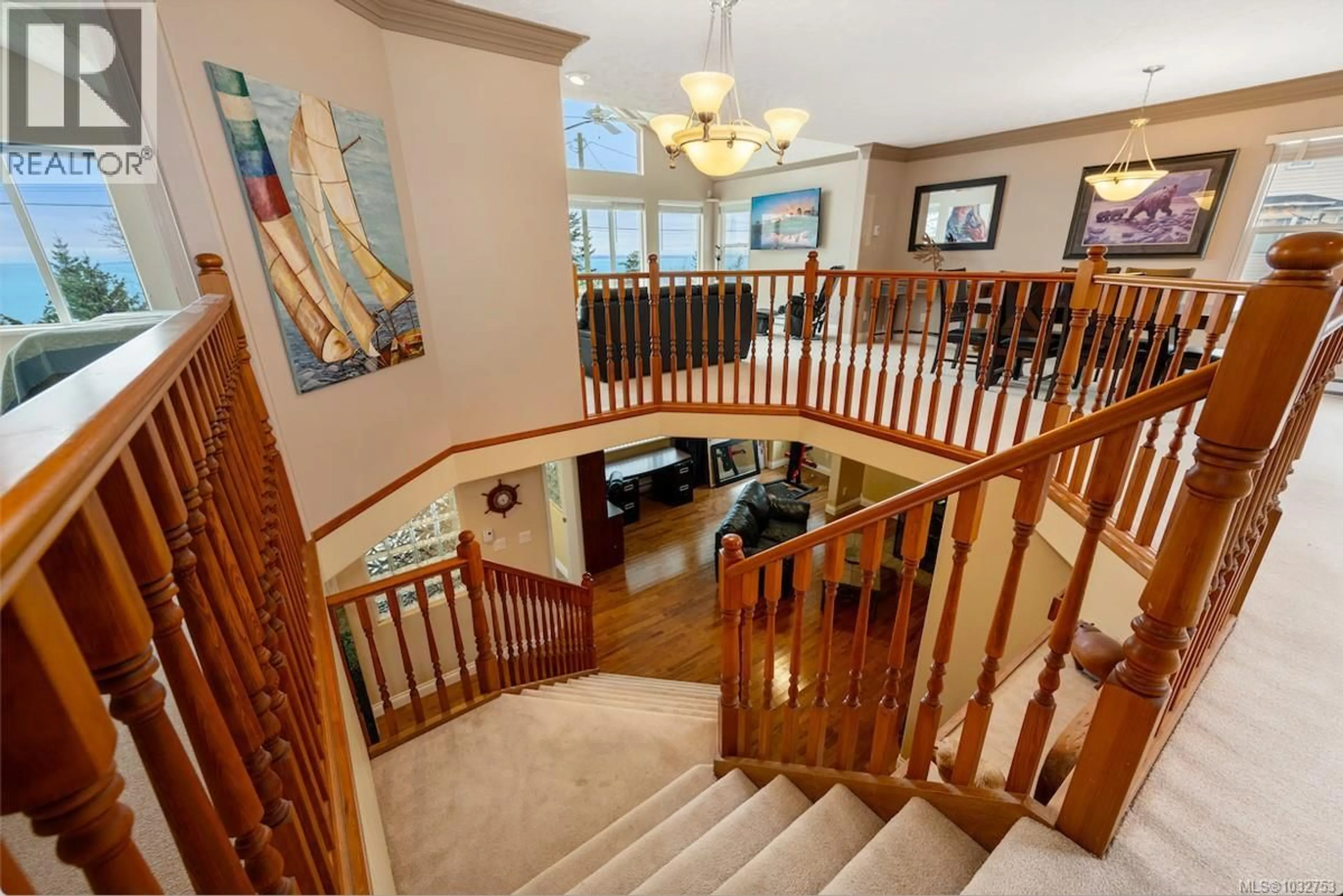 Indoor foyer for 321 WIRELESS ROAD, Comox British Columbia V9M3T6