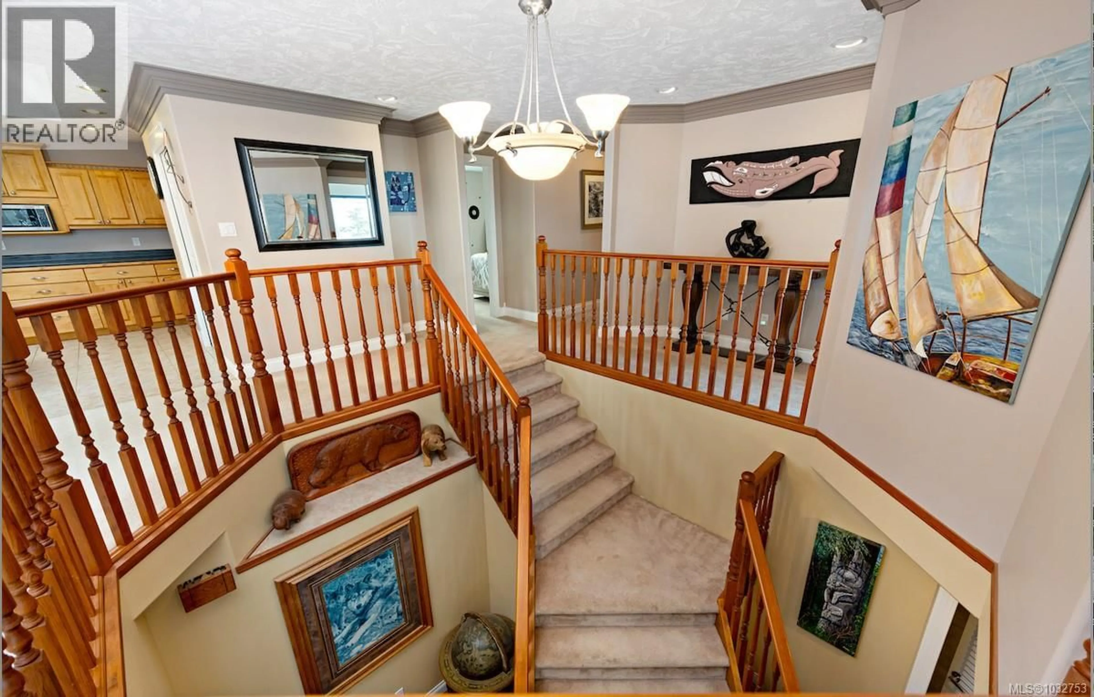 Indoor foyer for 321 WIRELESS ROAD, Comox British Columbia V9M3T6