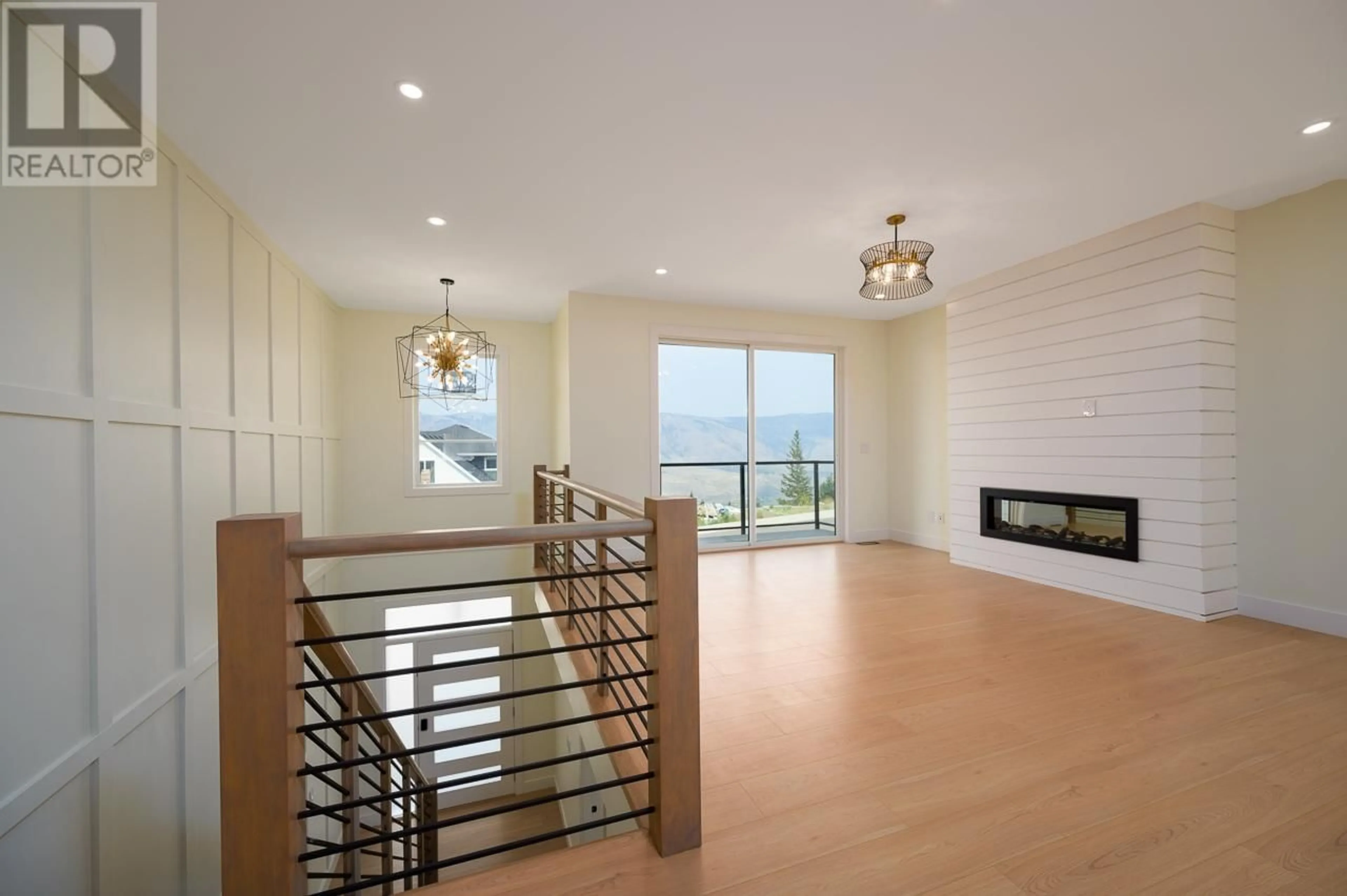 Indoor foyer, wood floors for 1725 BALSAM Place, Kamloops British Columbia V2E0E2