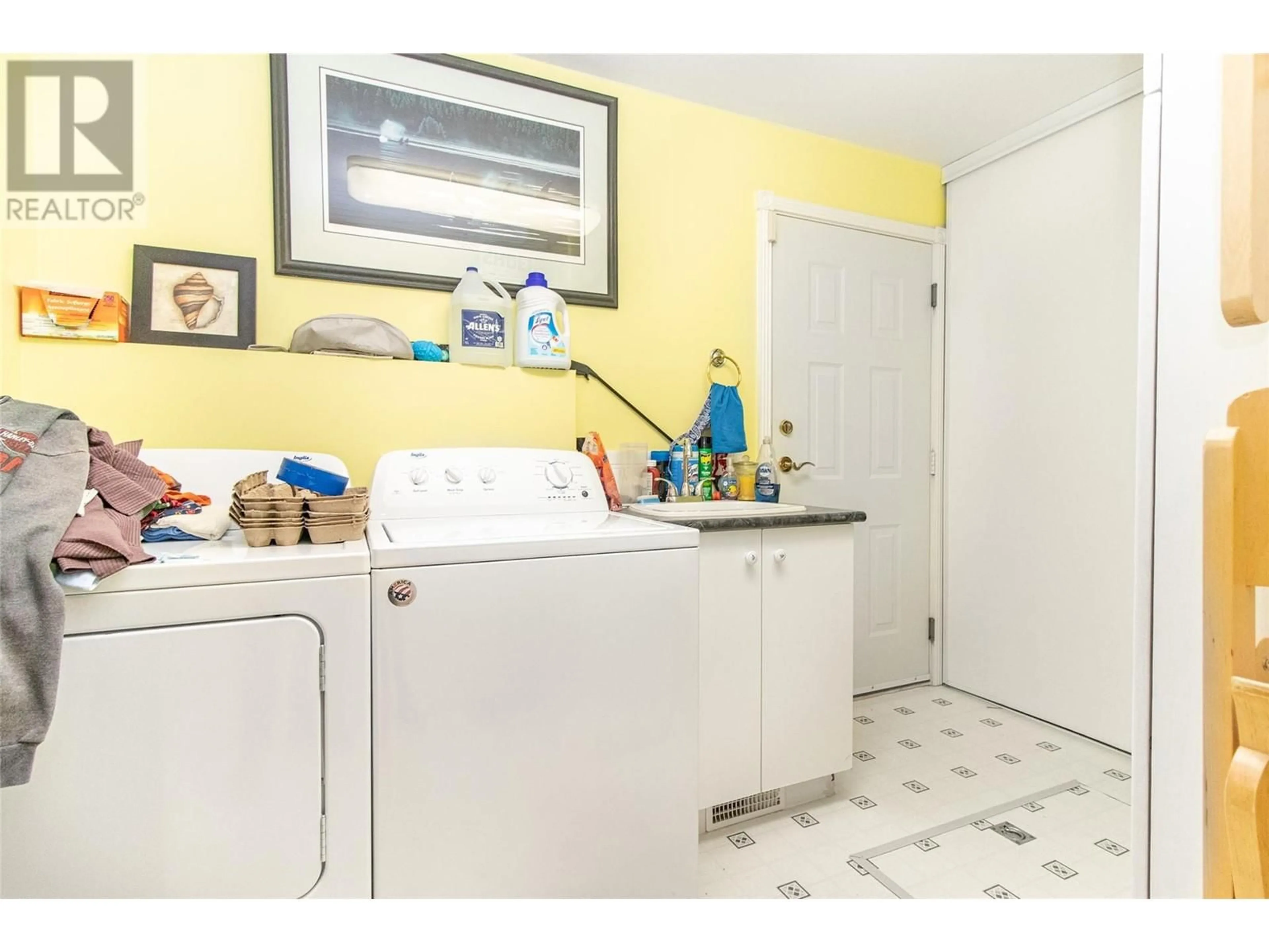 Laundry room for 1321 Ridgeway Drive Unit# 102, Kelowna British Columbia V1Y9T6