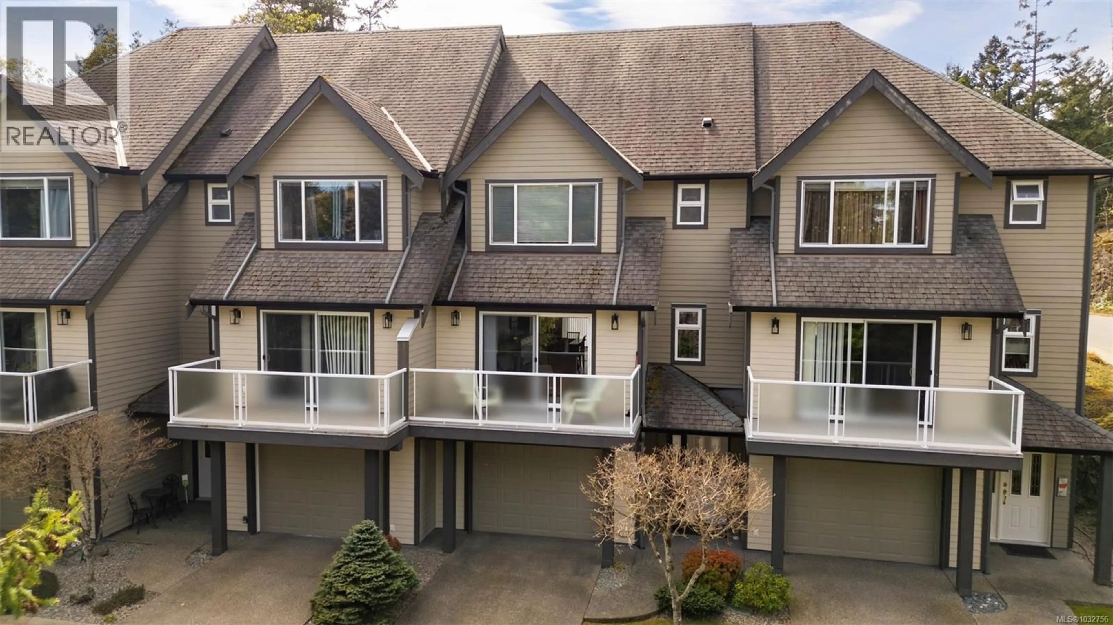 A pic from outside/outdoor area/front of a property/back of a property/a pic from drone, street for 3395 MARIPOSA DRIVE, Nanaimo British Columbia V9T6J1