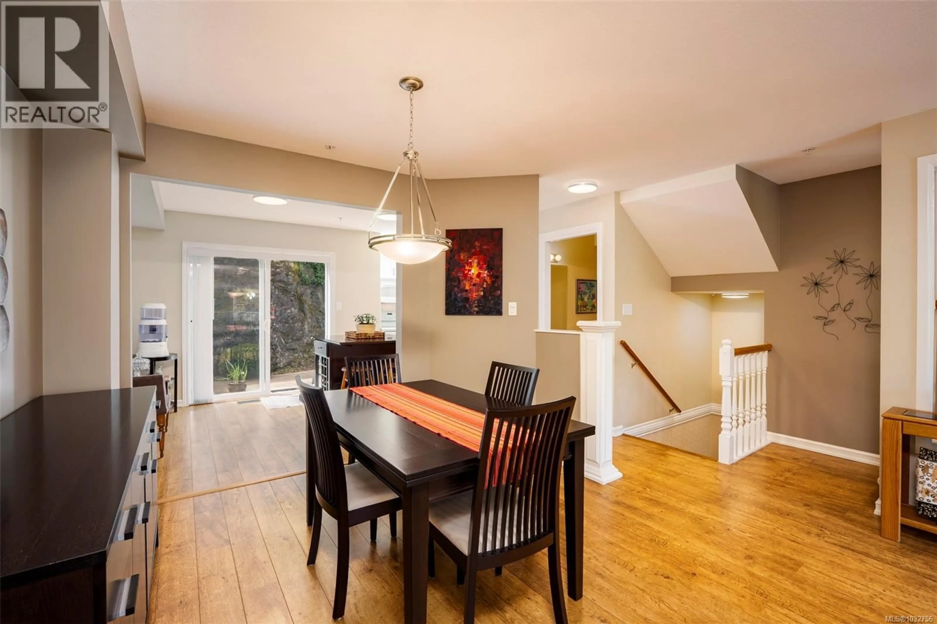 Dining room, wood/laminate floor for 3395 MARIPOSA DRIVE, Nanaimo British Columbia V9T6J1