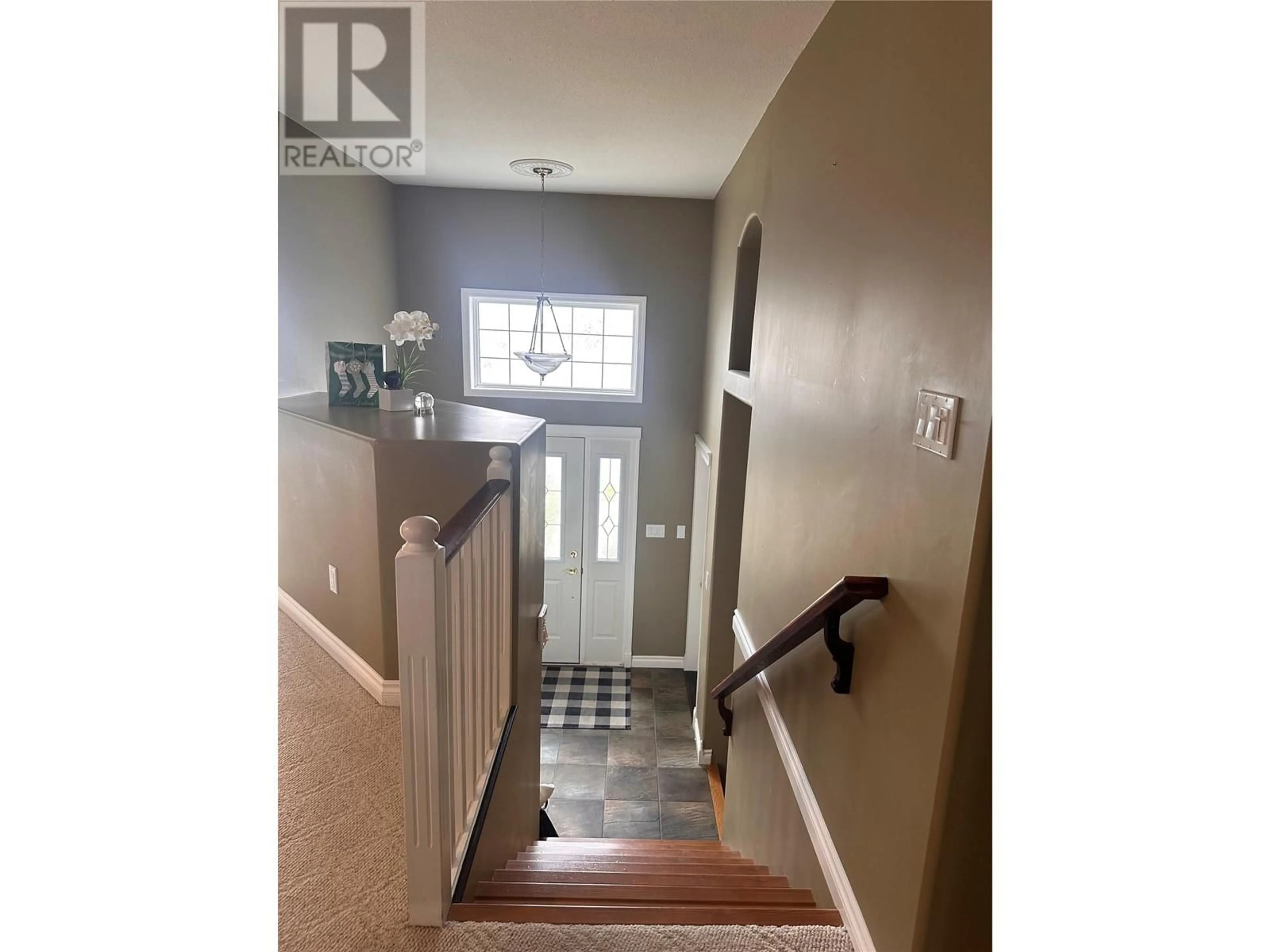 Indoor entryway, wood floors for 3301 MT FISHER  N Drive, Cranbrook British Columbia V1C6N6