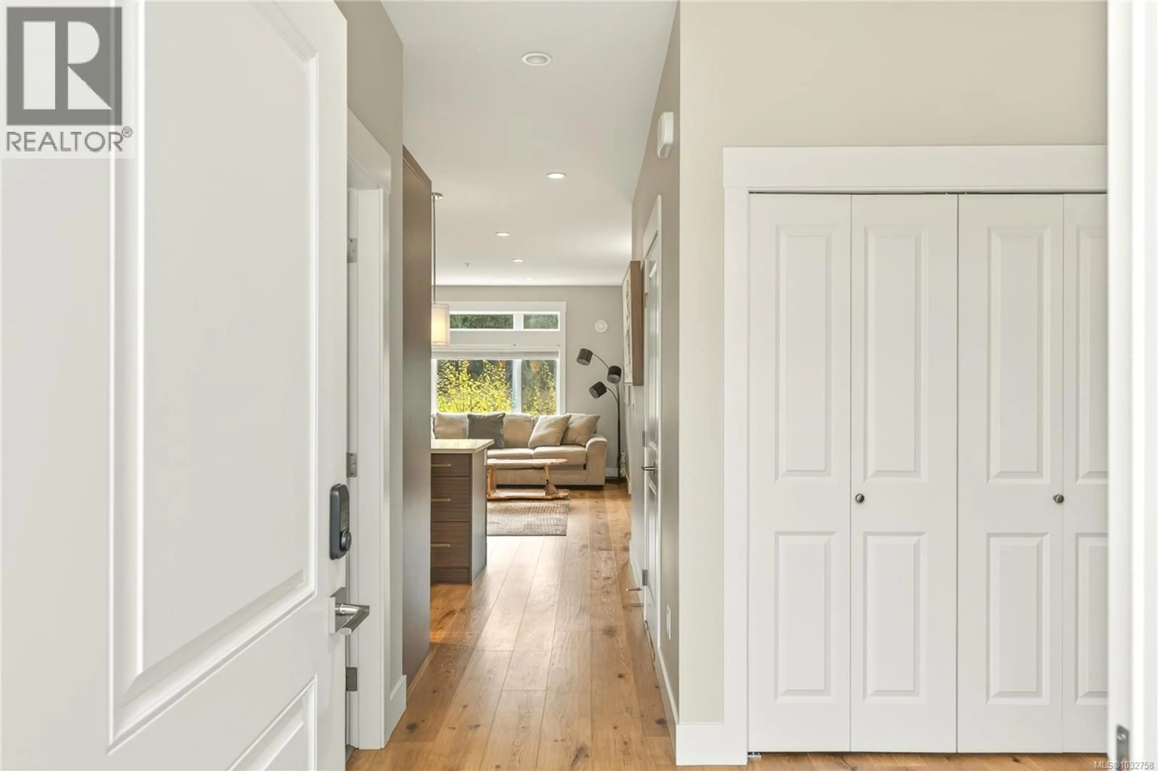 Indoor entryway for 202 - 5646 LINLEY VALLEY DRIVE, Nanaimo British Columbia V9T0K1